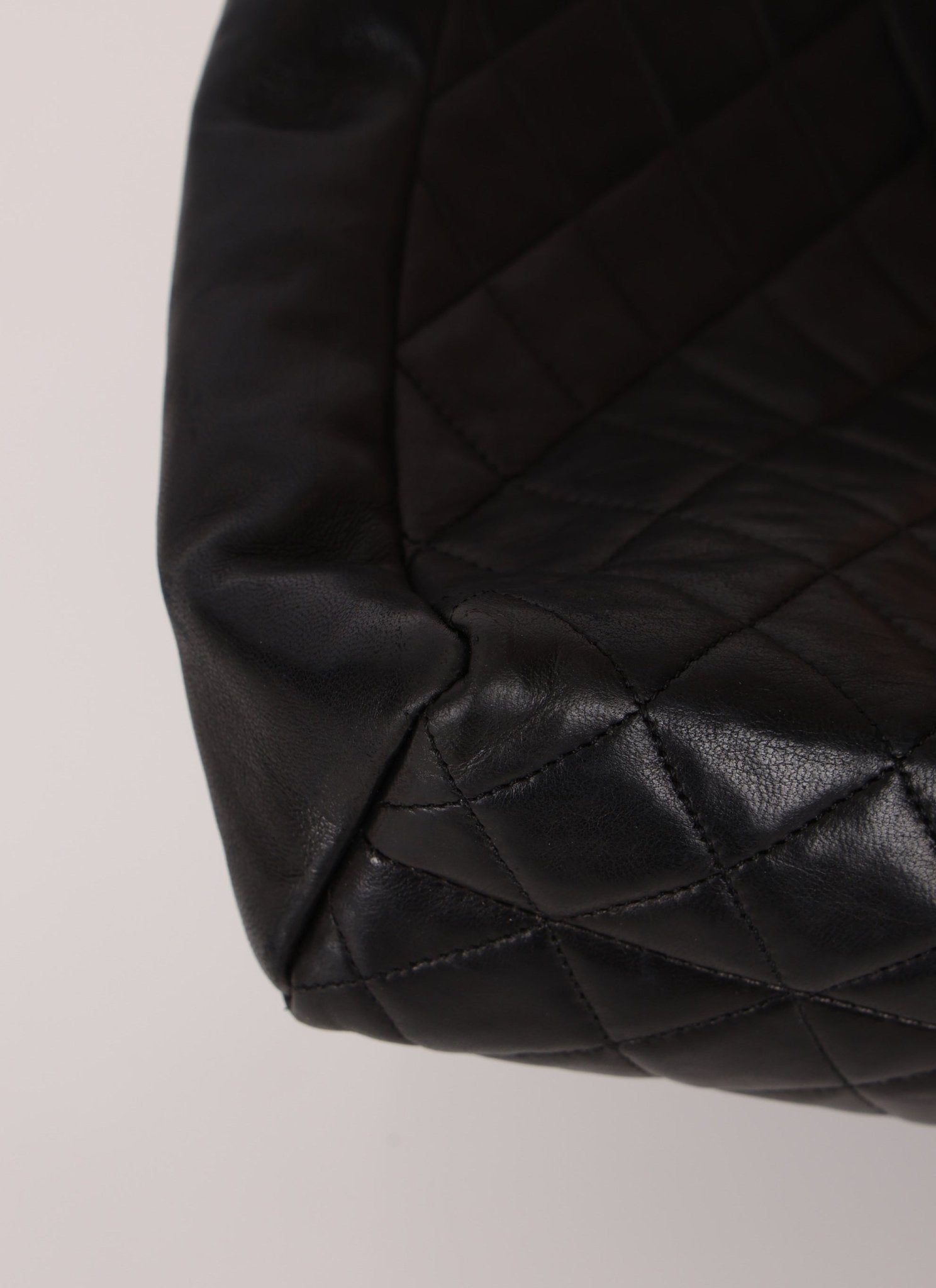 Chanel 1986 Lambskin Turnlock Chain Tote 24K GP - FashioNica