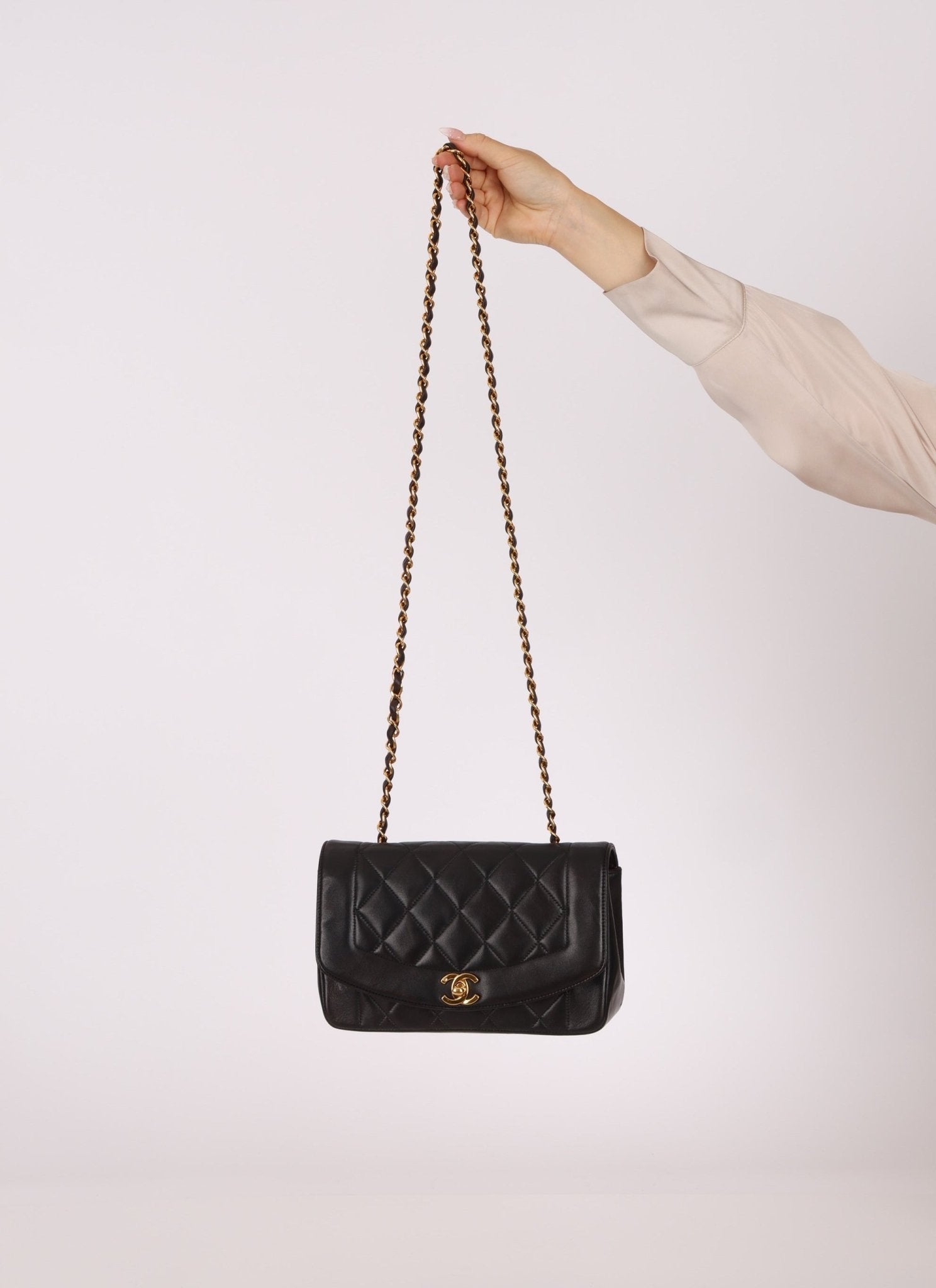 Chanel 1991 Lambskin Small Diana - FashioNica