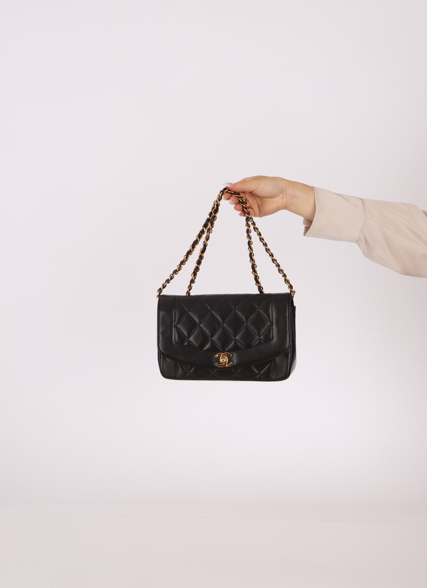 Chanel 1991 Lambskin Small Diana - FashioNica