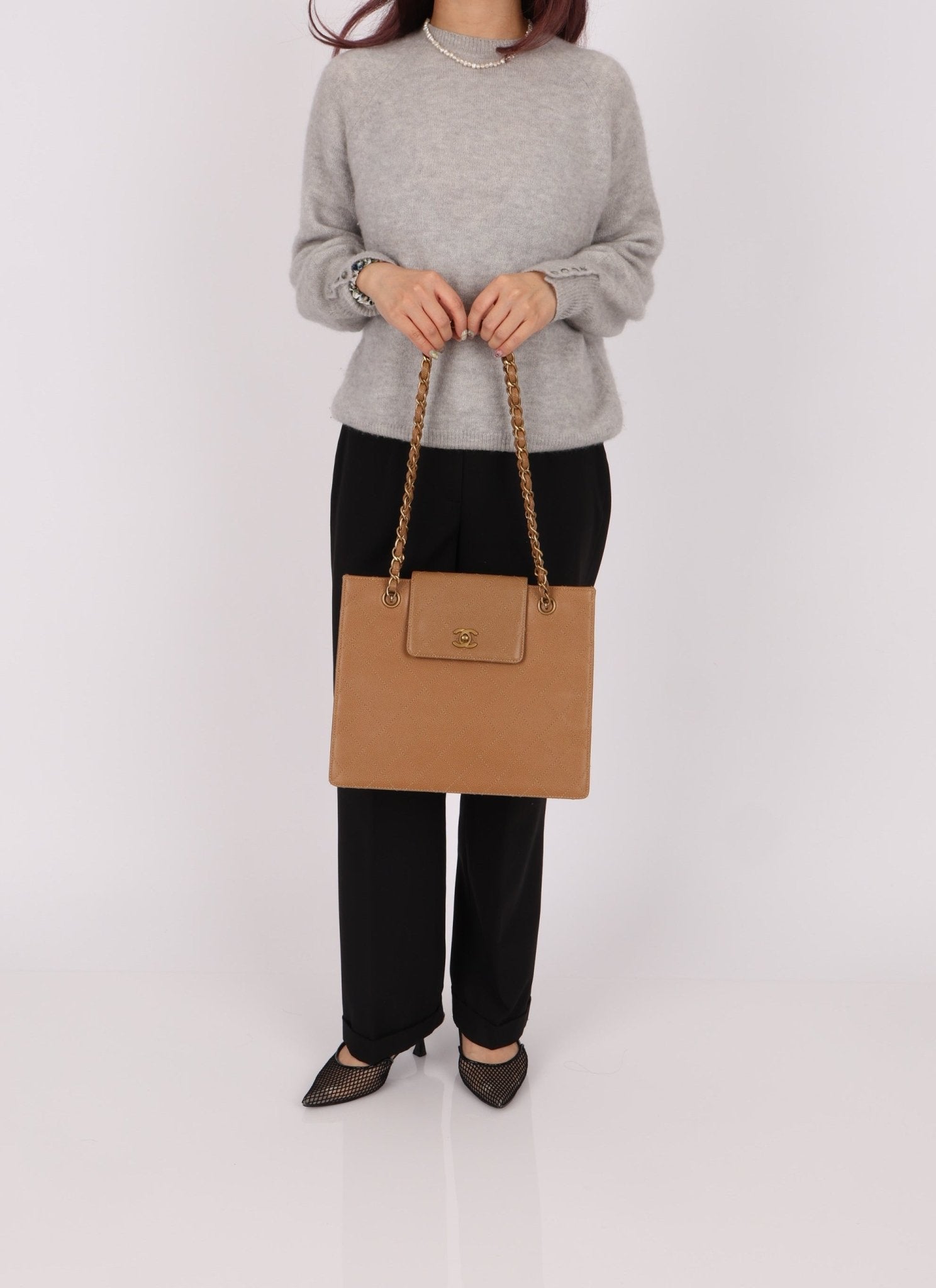 Chanel 1997 Caviar Turnlock Beige Chain Bag - FashioNica