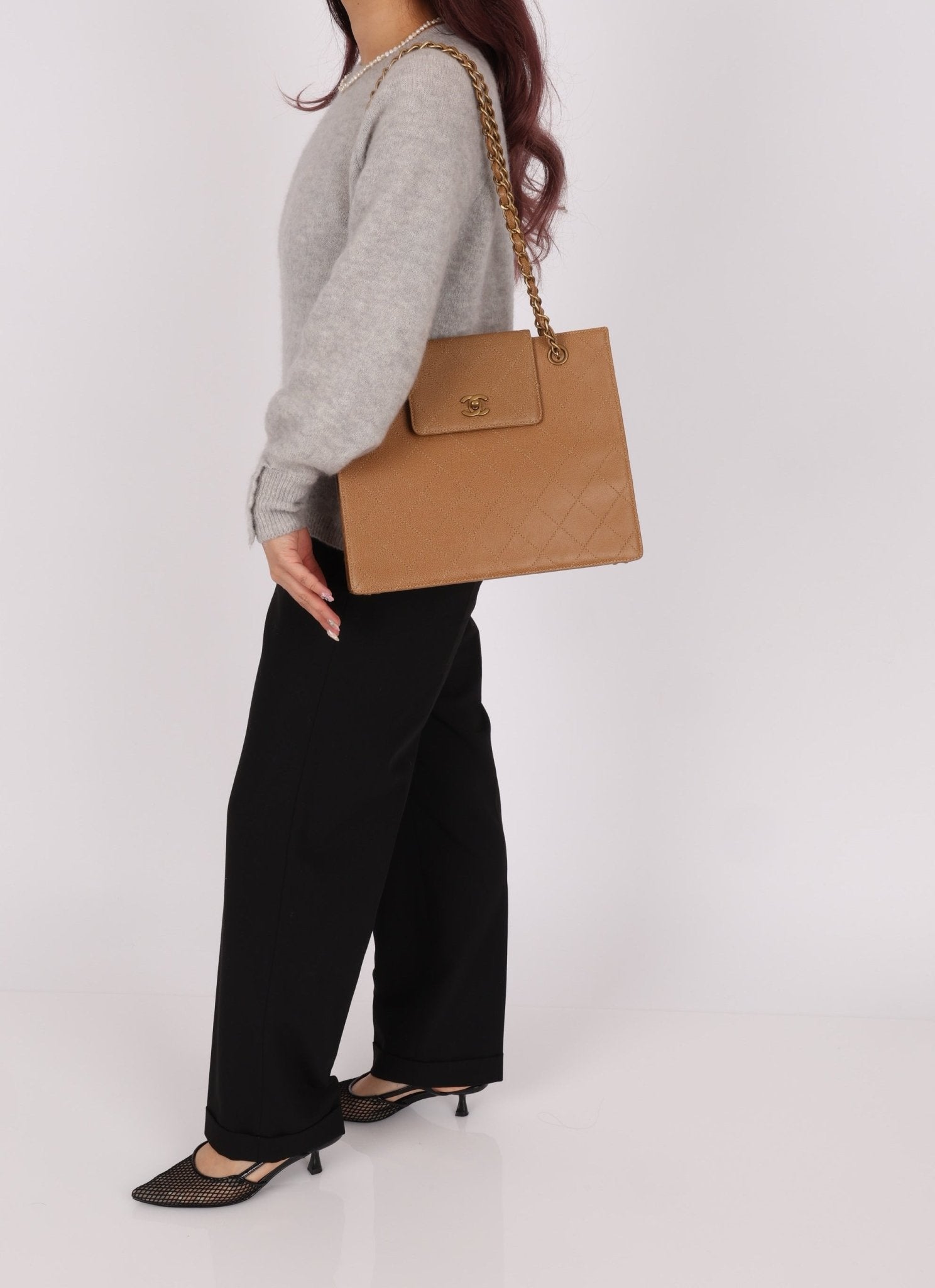 Chanel 1997 Caviar Turnlock Beige Chain Bag - FashioNica