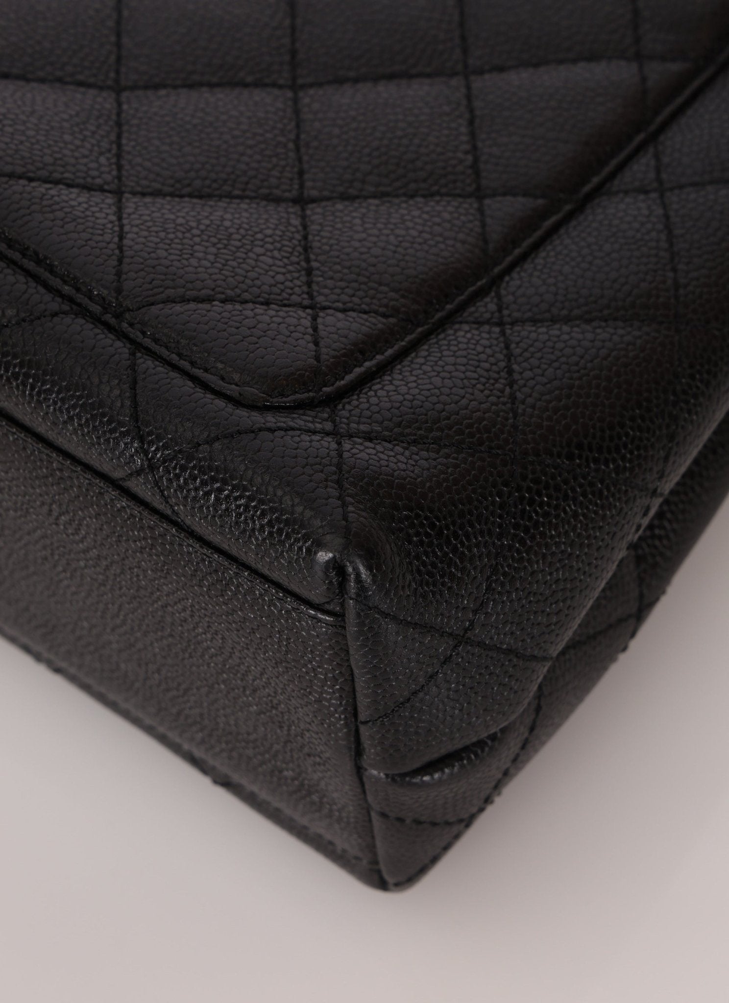 Chanel 2000 Caviar Kelly Top Handle - FashioNica