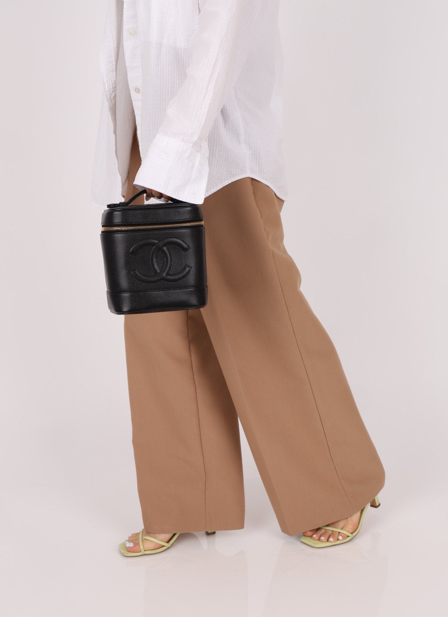 Chanel 2002 Caviar Vanity Bag - FashioNica