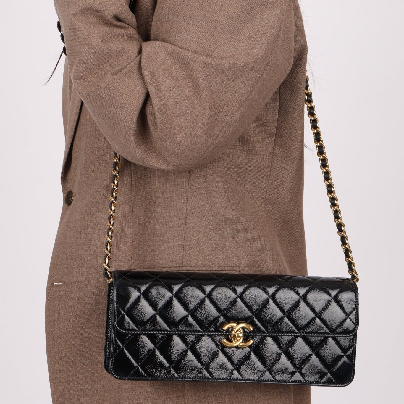 Chanel 2024 Patent Métiers d’art Turnlock Large East West Bag - FashioNica