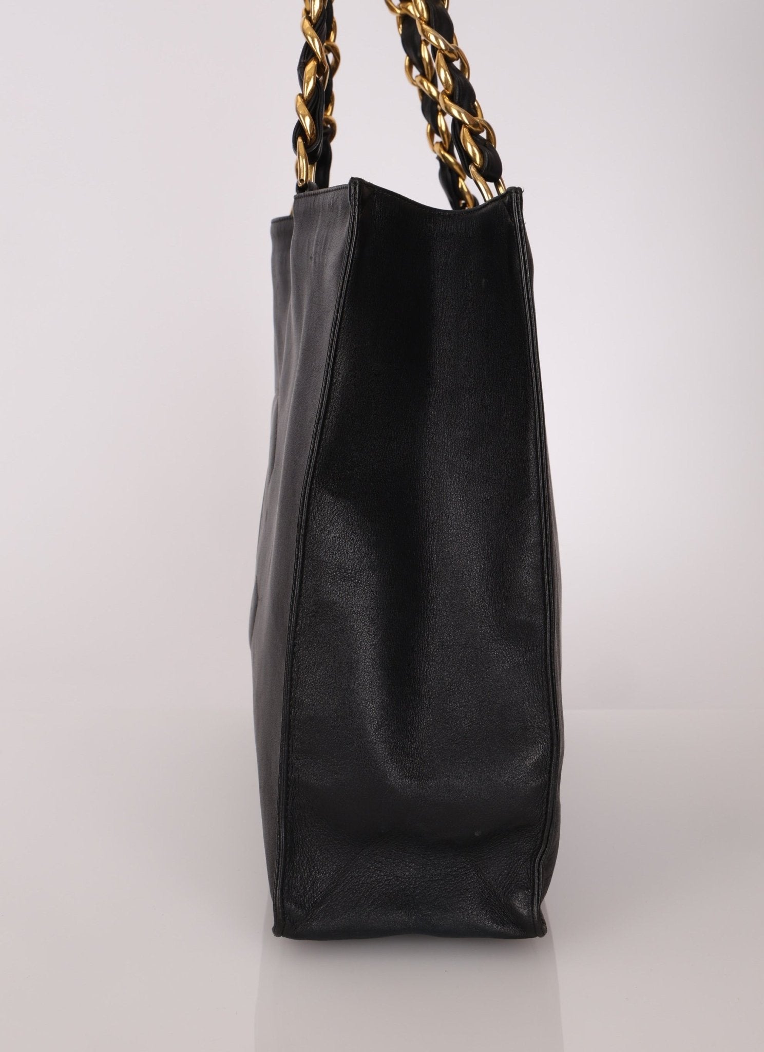 Chanel Calfskin Chunky Chain Tote - FashioNica