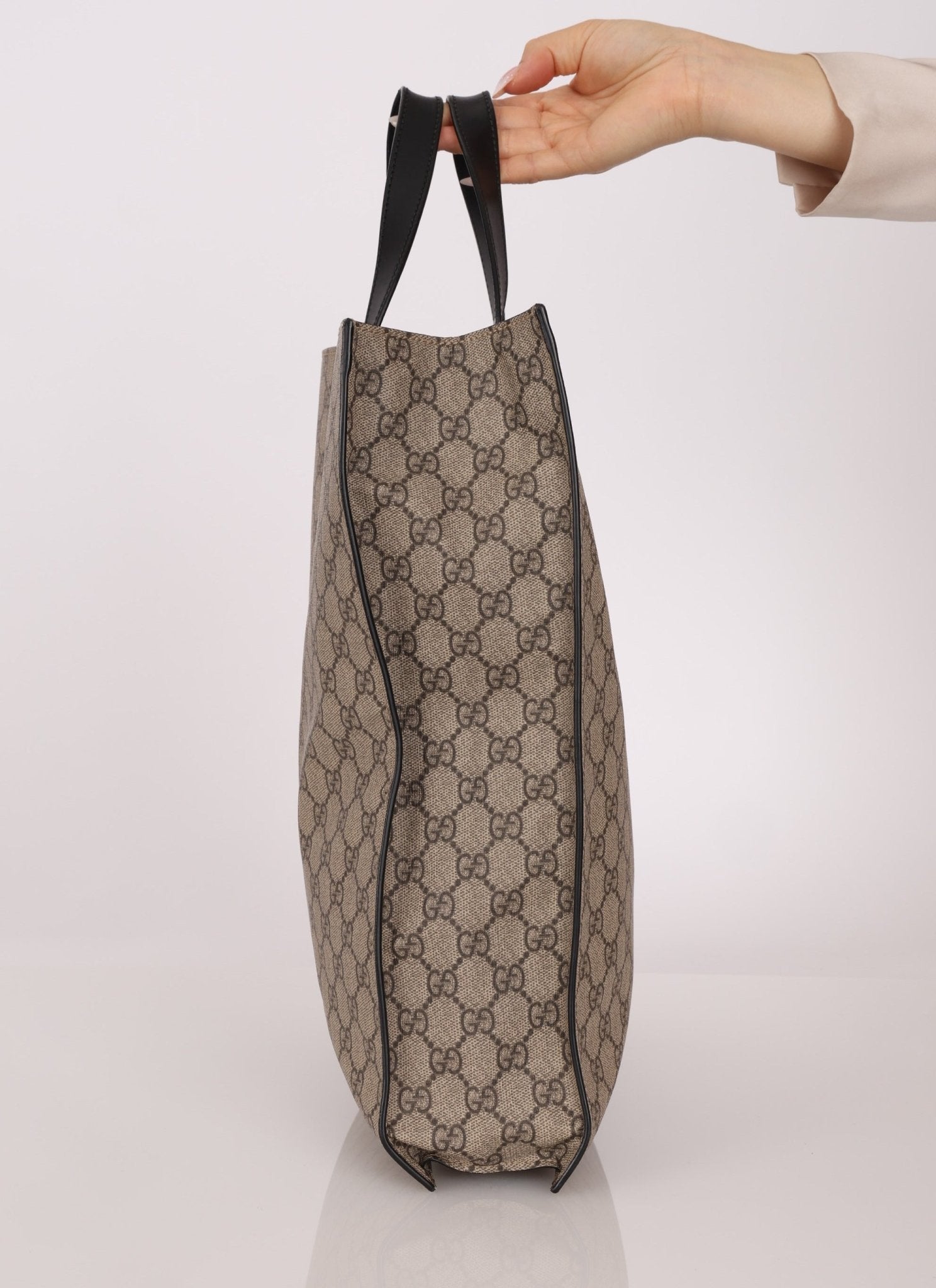 Gucci Monogram Supreme Canvas Tote Bag - FashioNica