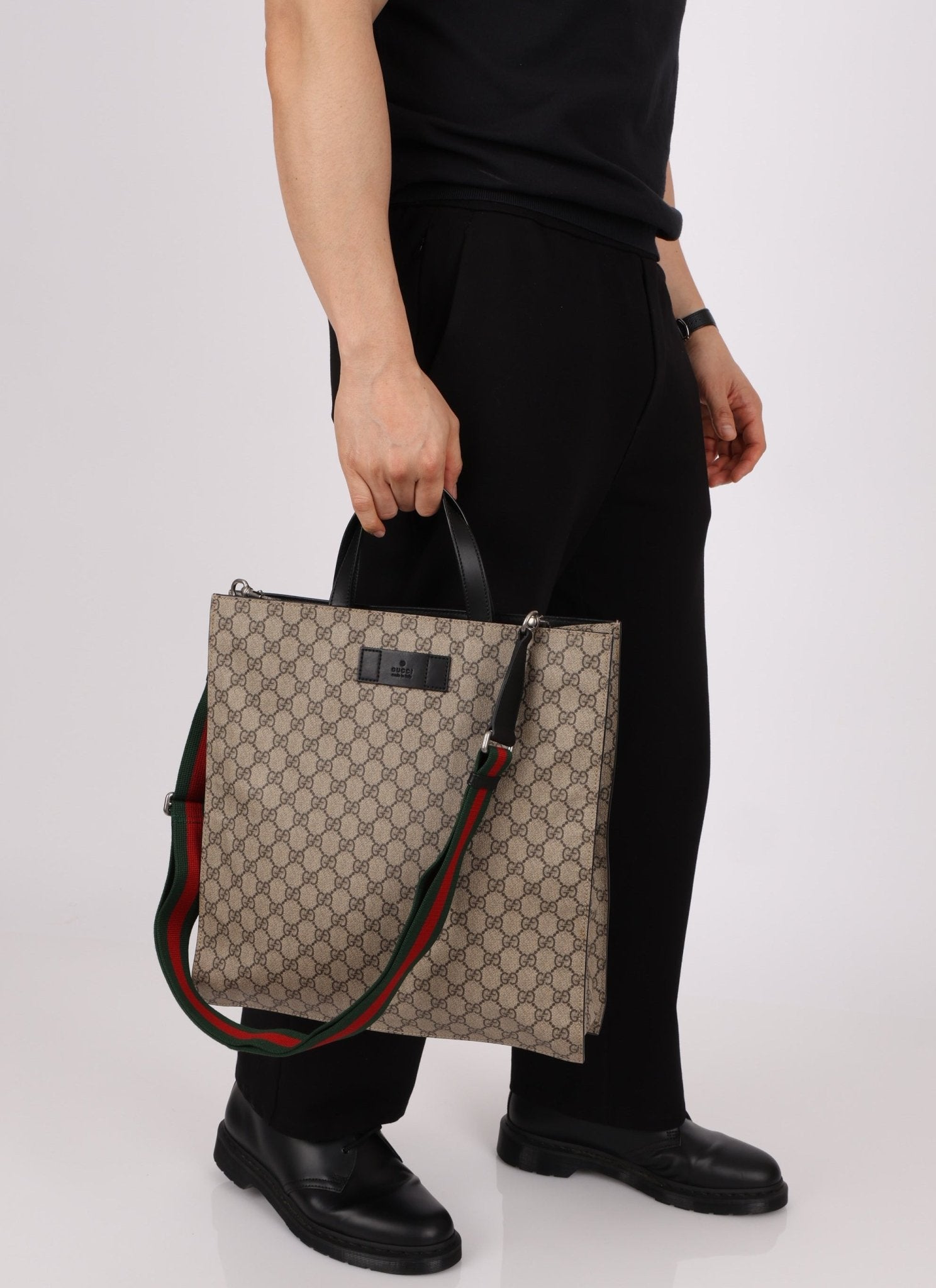 Gucci Monogram Supreme Canvas Tote Bag - FashioNica