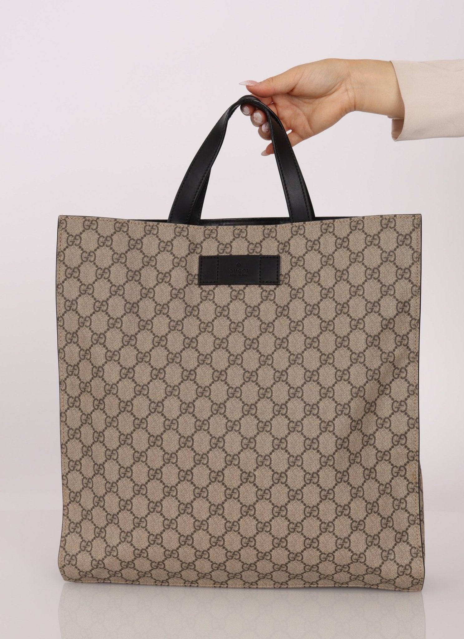 Gucci Monogram Supreme Canvas Tote Bag - FashioNica