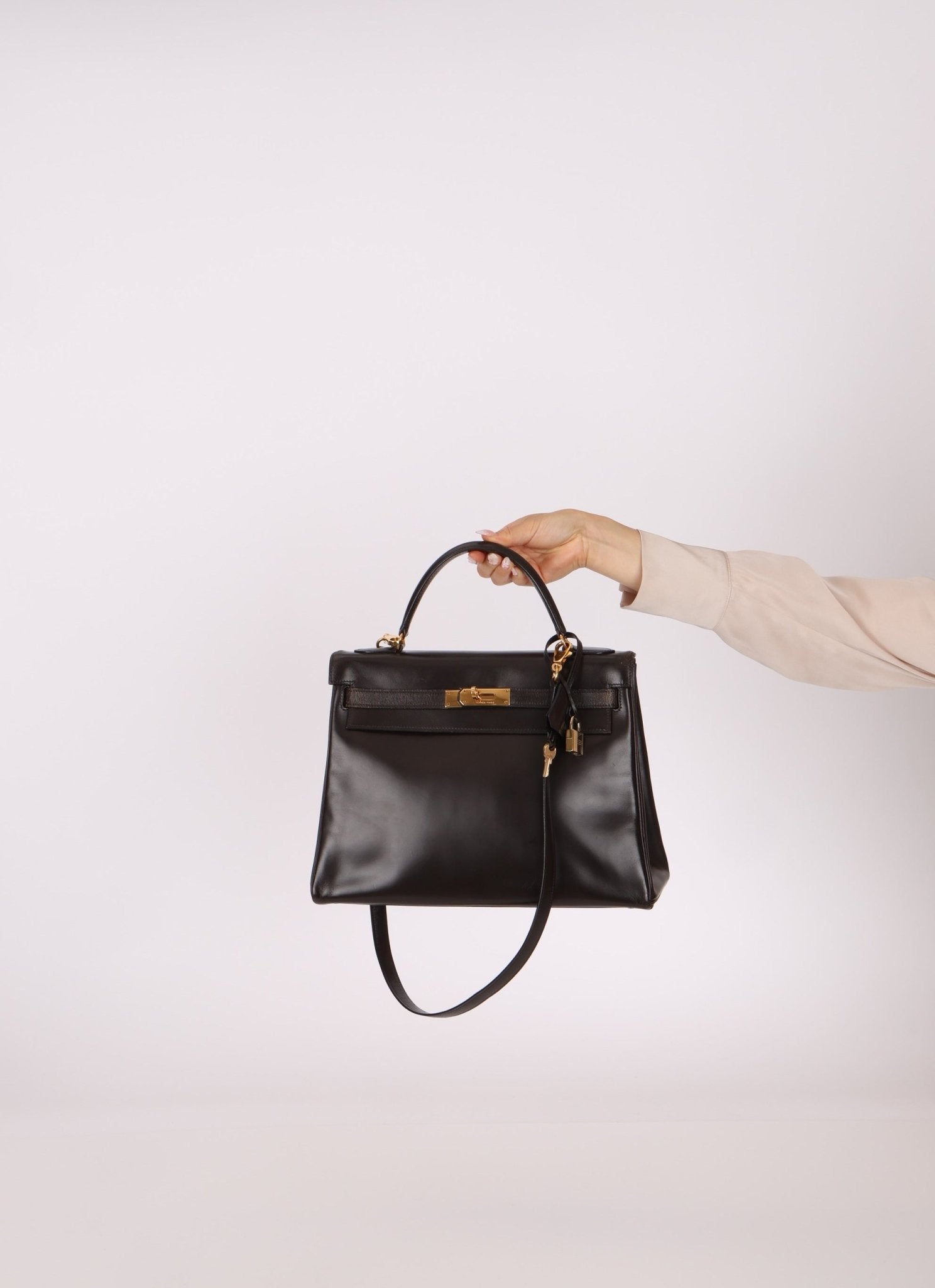 Hermès 1979 Chocolate Box Retourne Kelly 32 with Strap - FashioNica