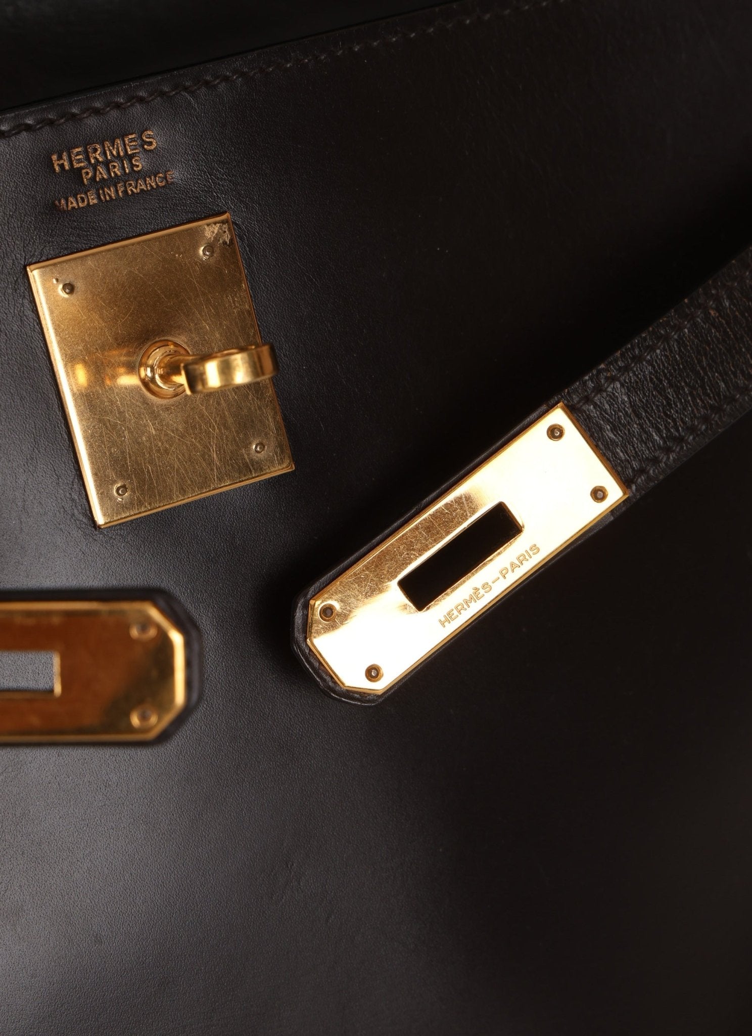 Hermès 1979 Chocolate Box Retourne Kelly 32 with Strap - FashioNica