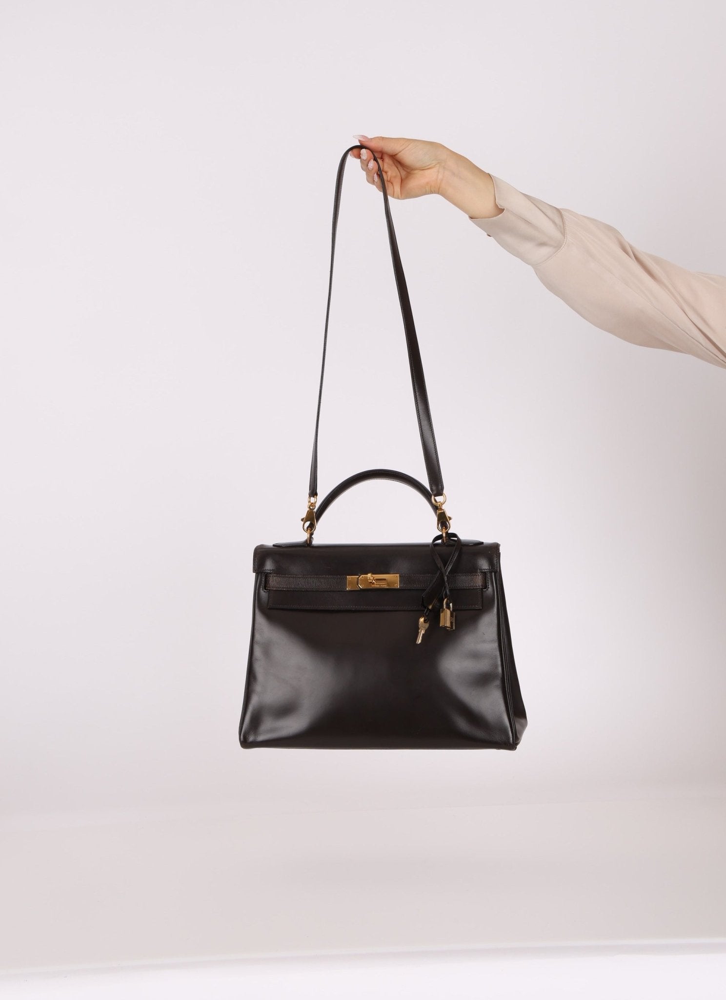 Hermès 1979 Chocolate Box Retourne Kelly 32 with Strap - FashioNica