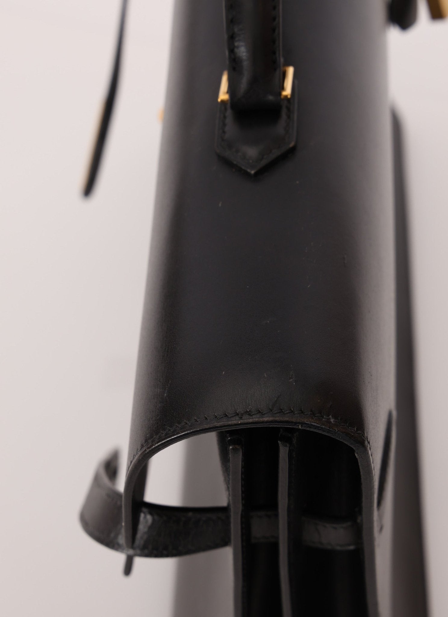 Hermès 2000 Noir Box Kelly Dépêches 38 GHW - FashioNica