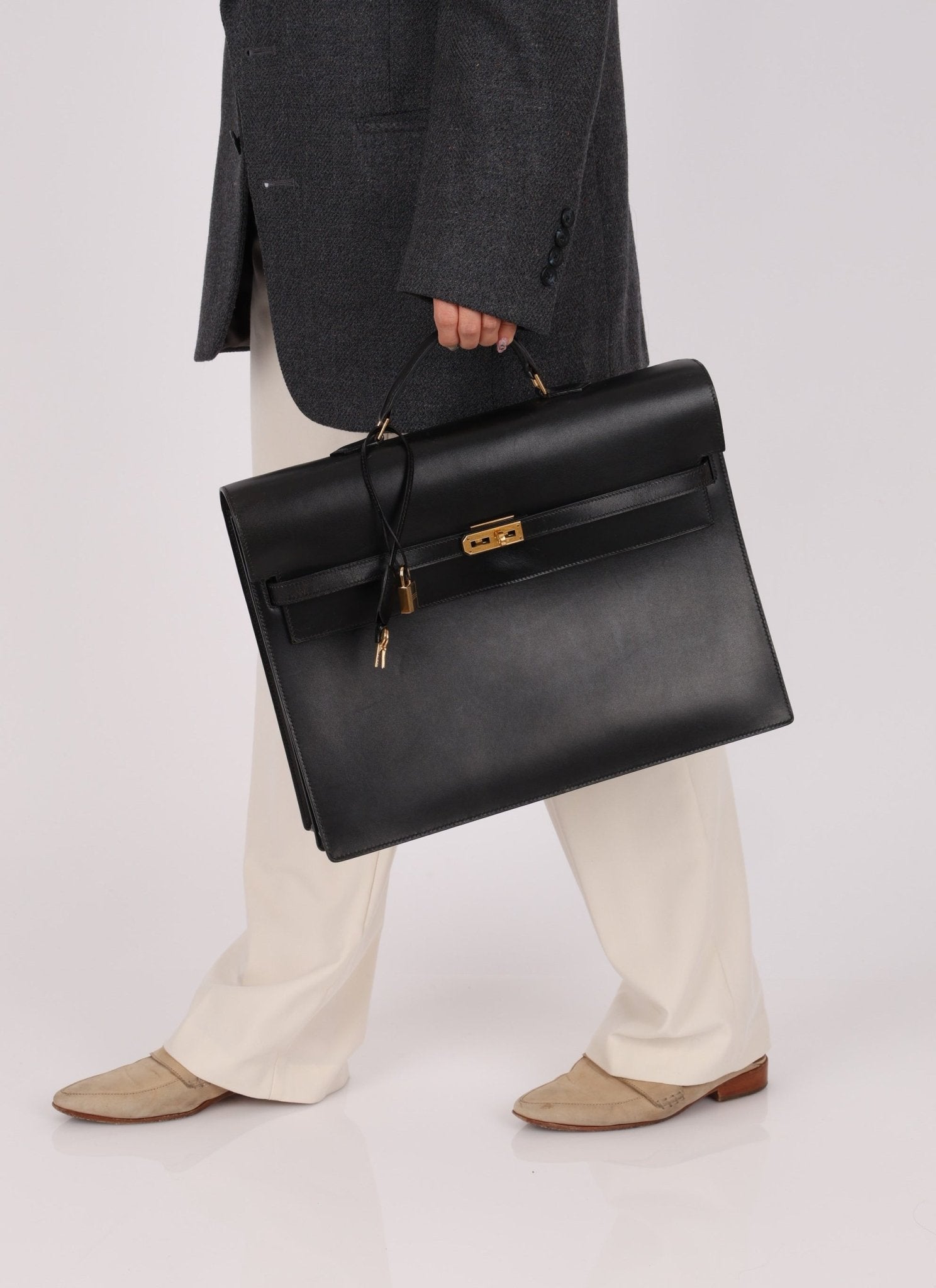 Hermès 2000 Noir Box Kelly Dépêches 38 GHW - FashioNica