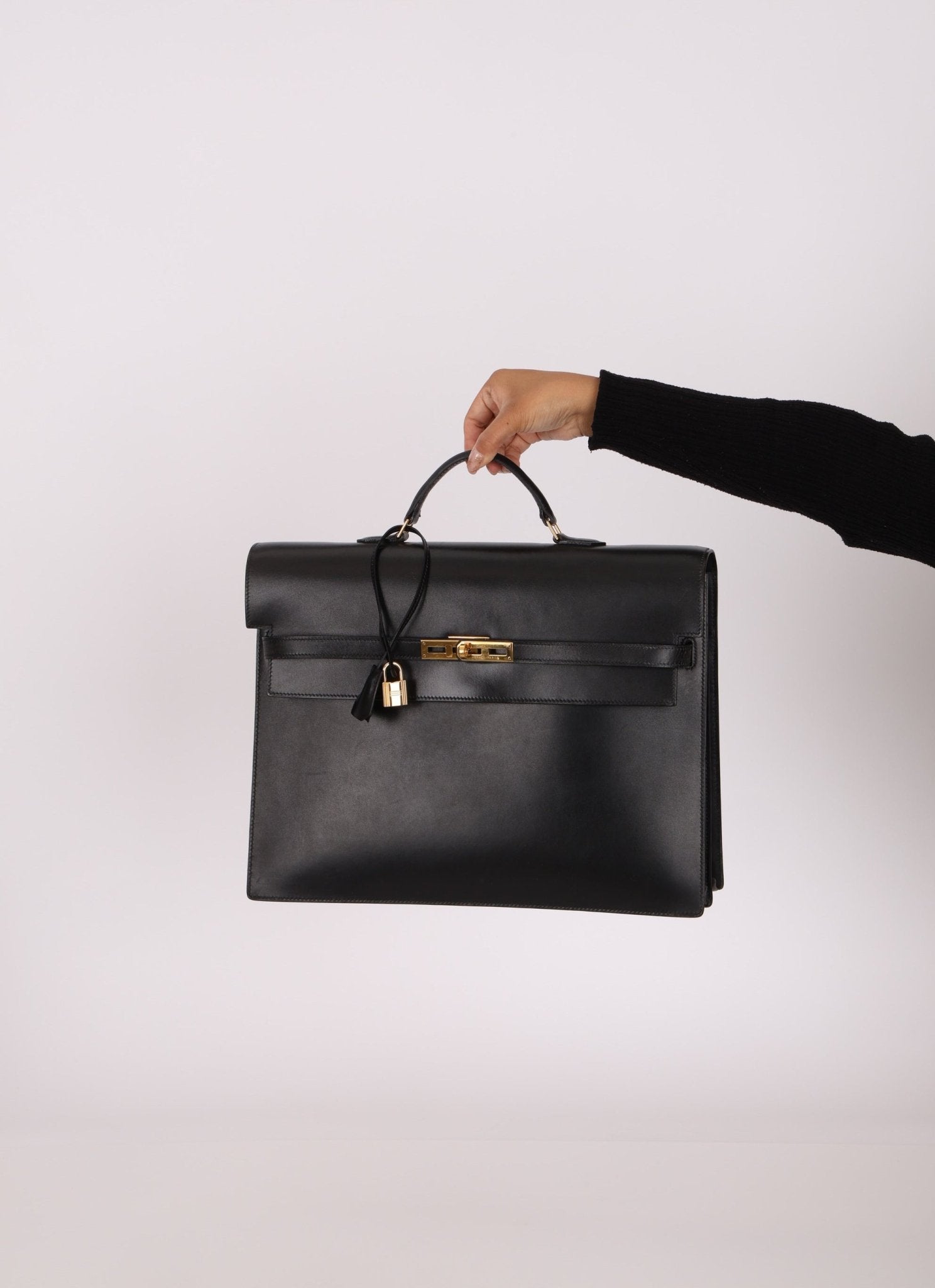 Hermès 2000 Noir Box Kelly Dépêches 38 GHW - FashioNica