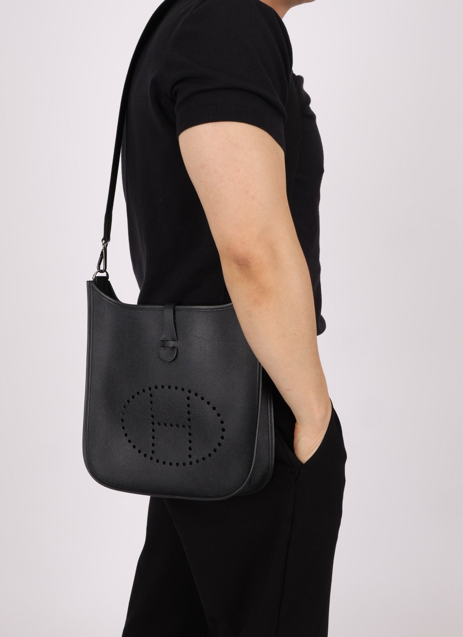 Hermès 2012 Noir Epsom Evelyne PM Gen l - FashioNica