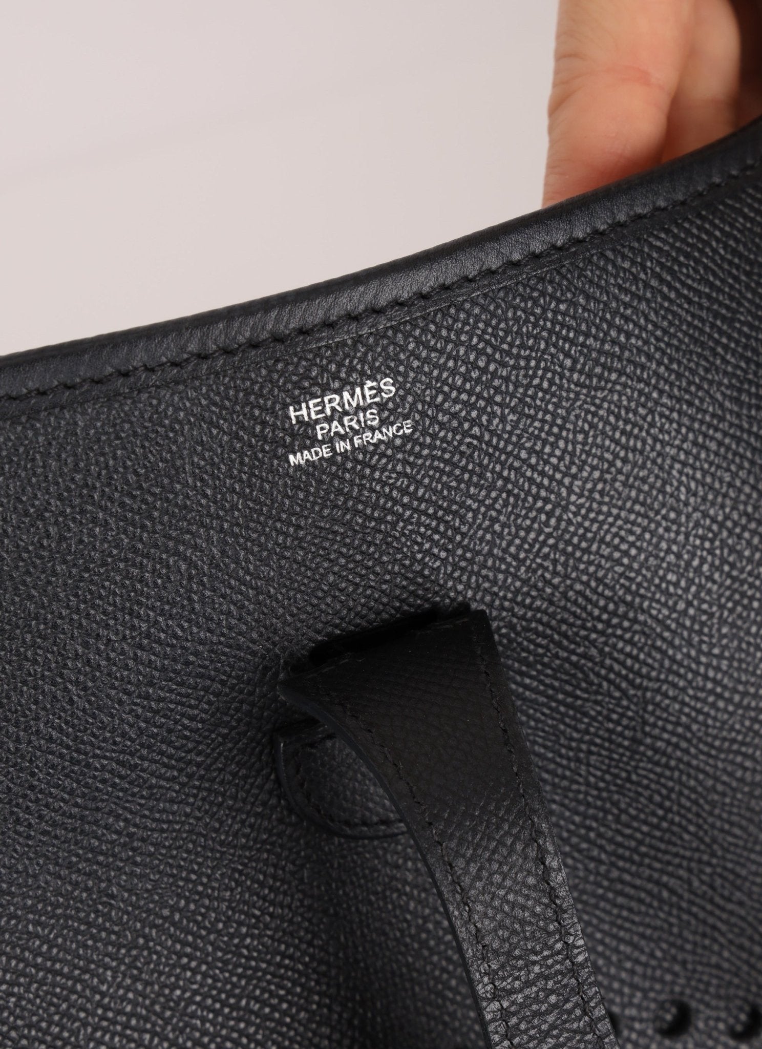 Hermès 2012 Noir Epsom Evelyne PM Gen l - FashioNica