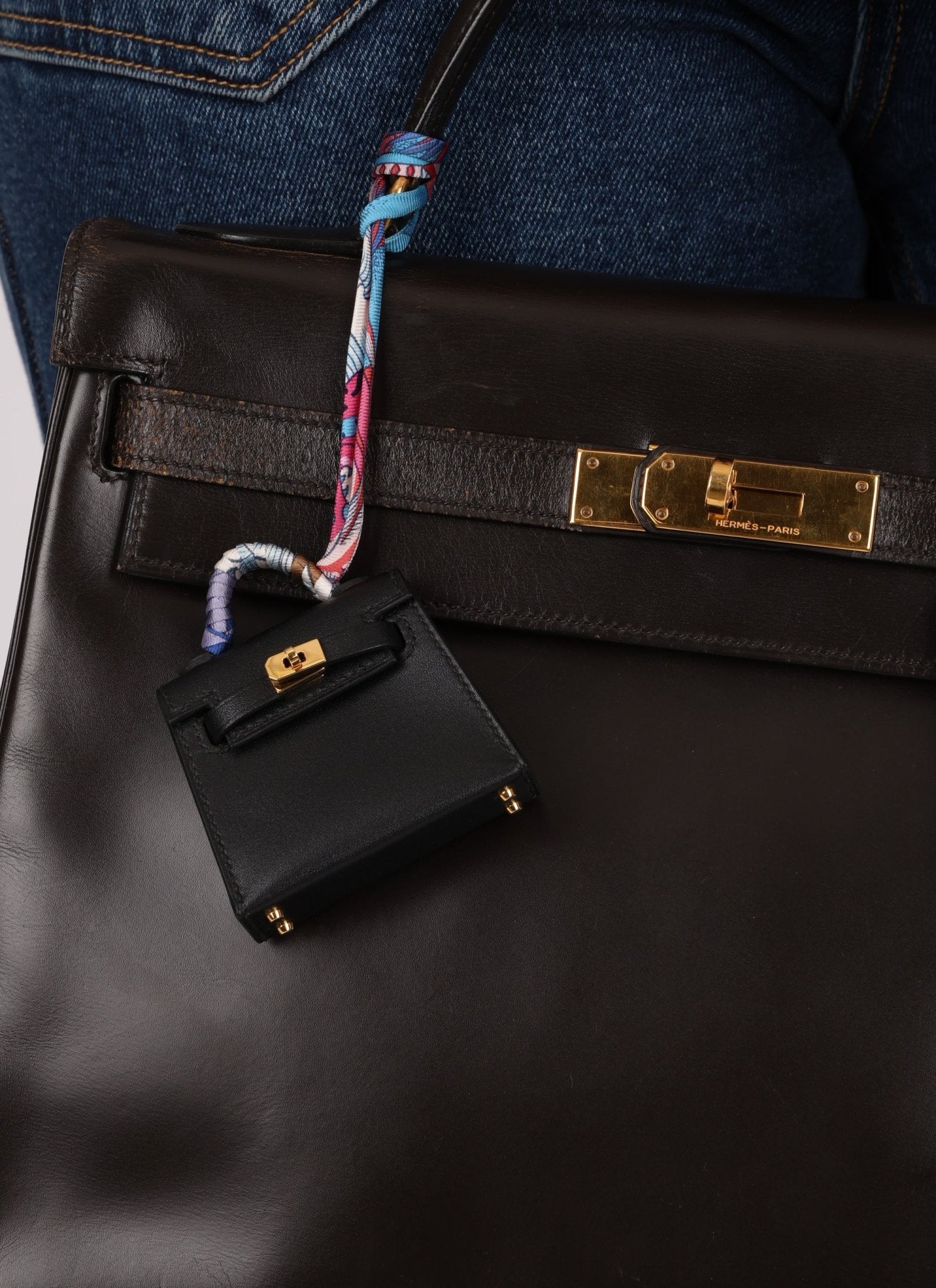 Hermès 2022 Noir Tadelakt Micro Kelly Twilly - FashioNica