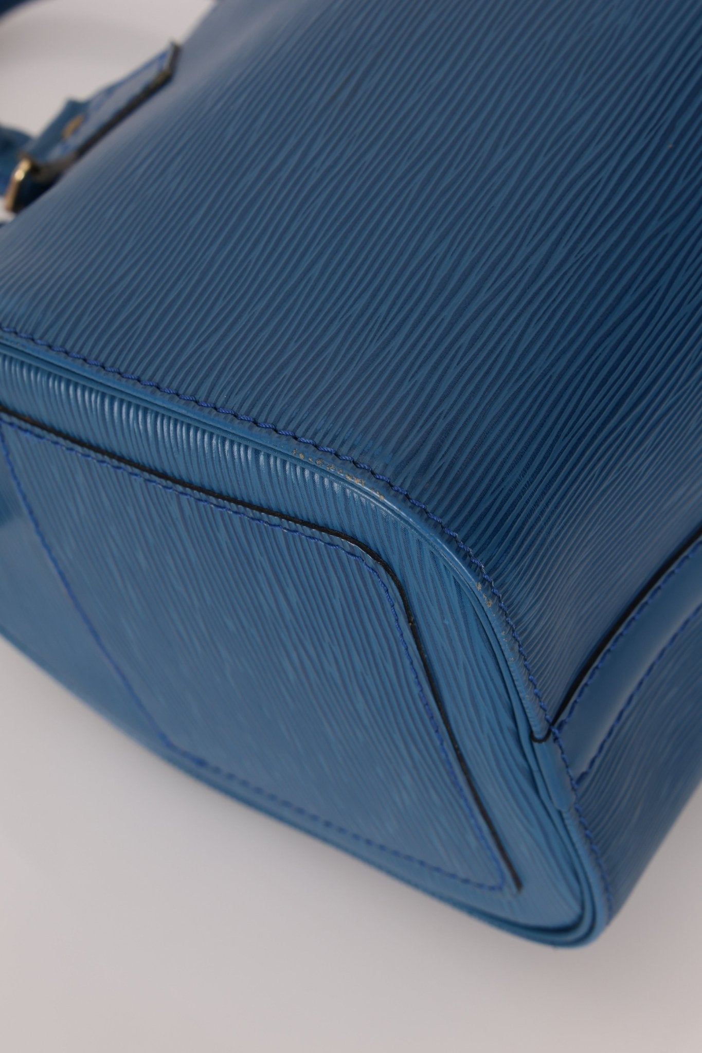 Louis Vuitton Epi Leather Speedy Handbag 30 - FashioNica