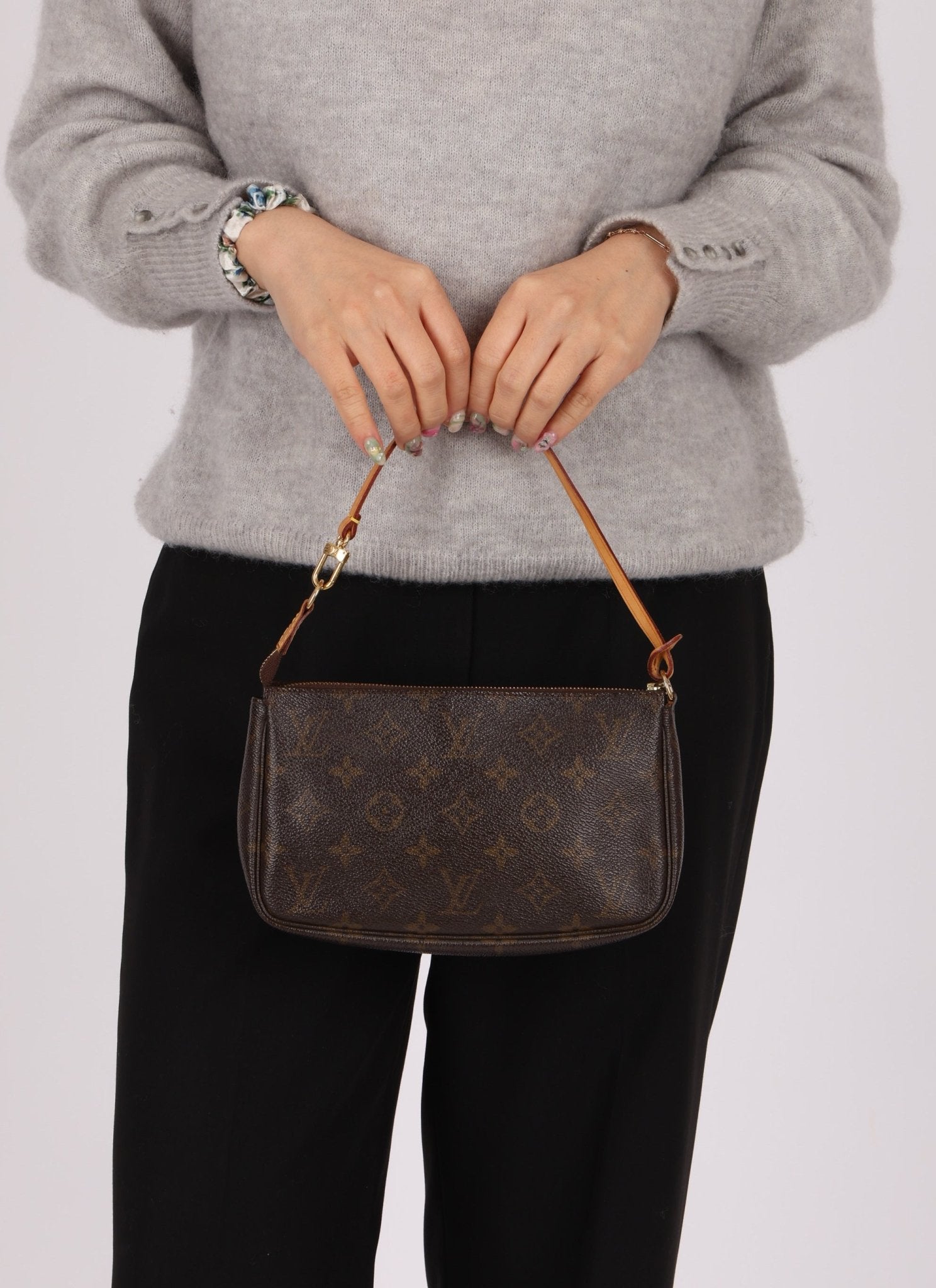 Louis Vuitton Monogram Pochette - FashioNica