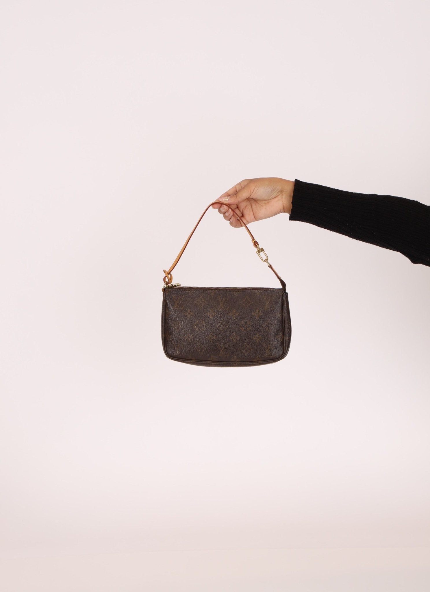 Louis Vuitton Monogram Pochette - FashioNica