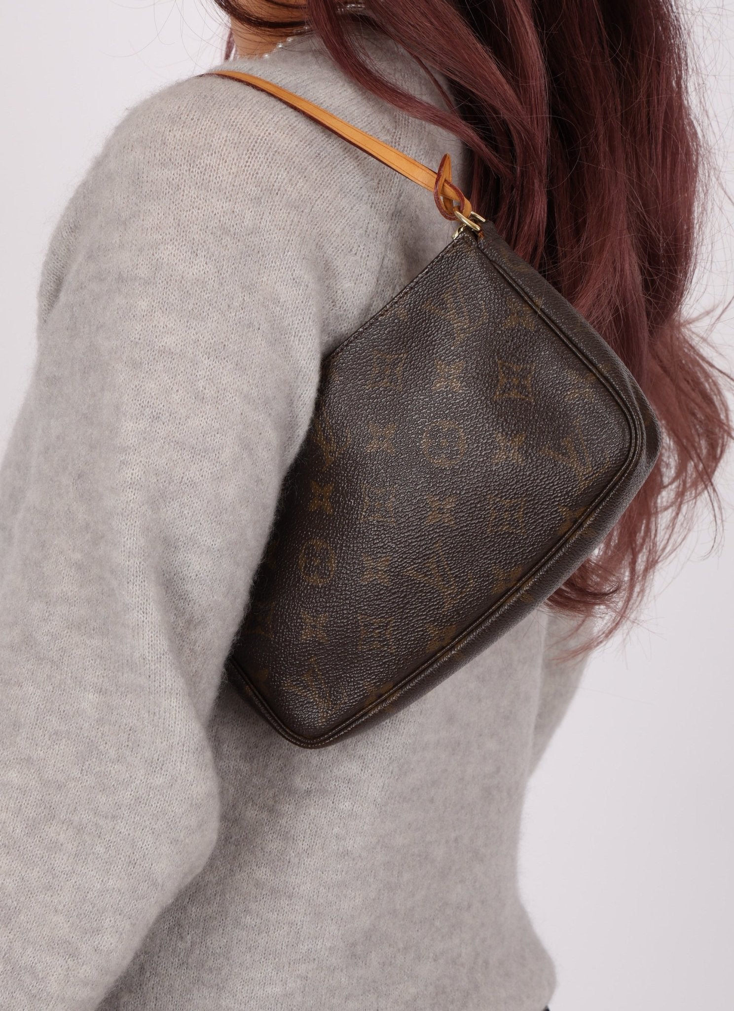 Louis Vuitton Monogram Pochette - FashioNica