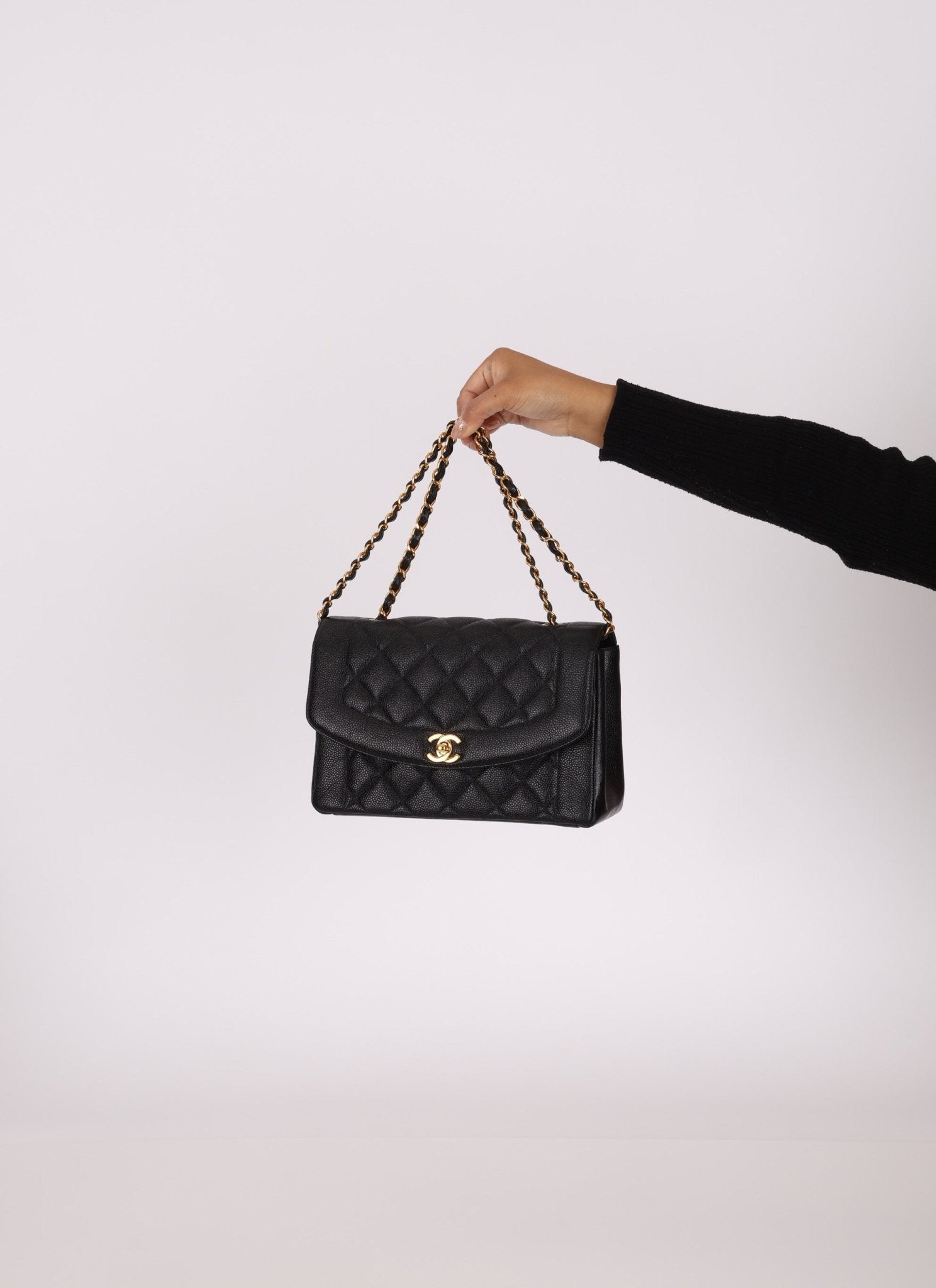 Rare Chanel 1997 Caviar Medium Diana - FashioNica