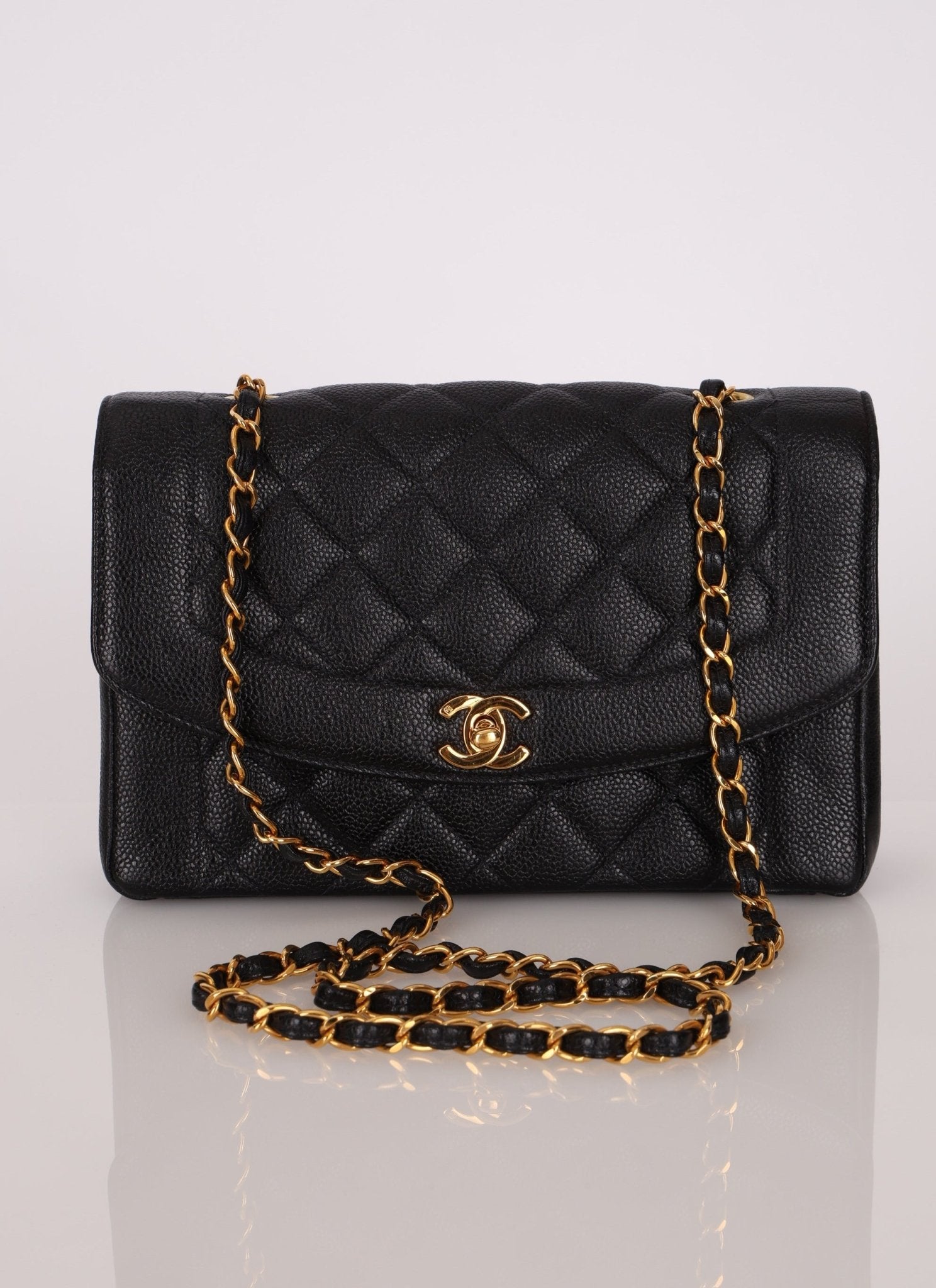 Rare Chanel 1997 Caviar Medium Diana - FashioNica