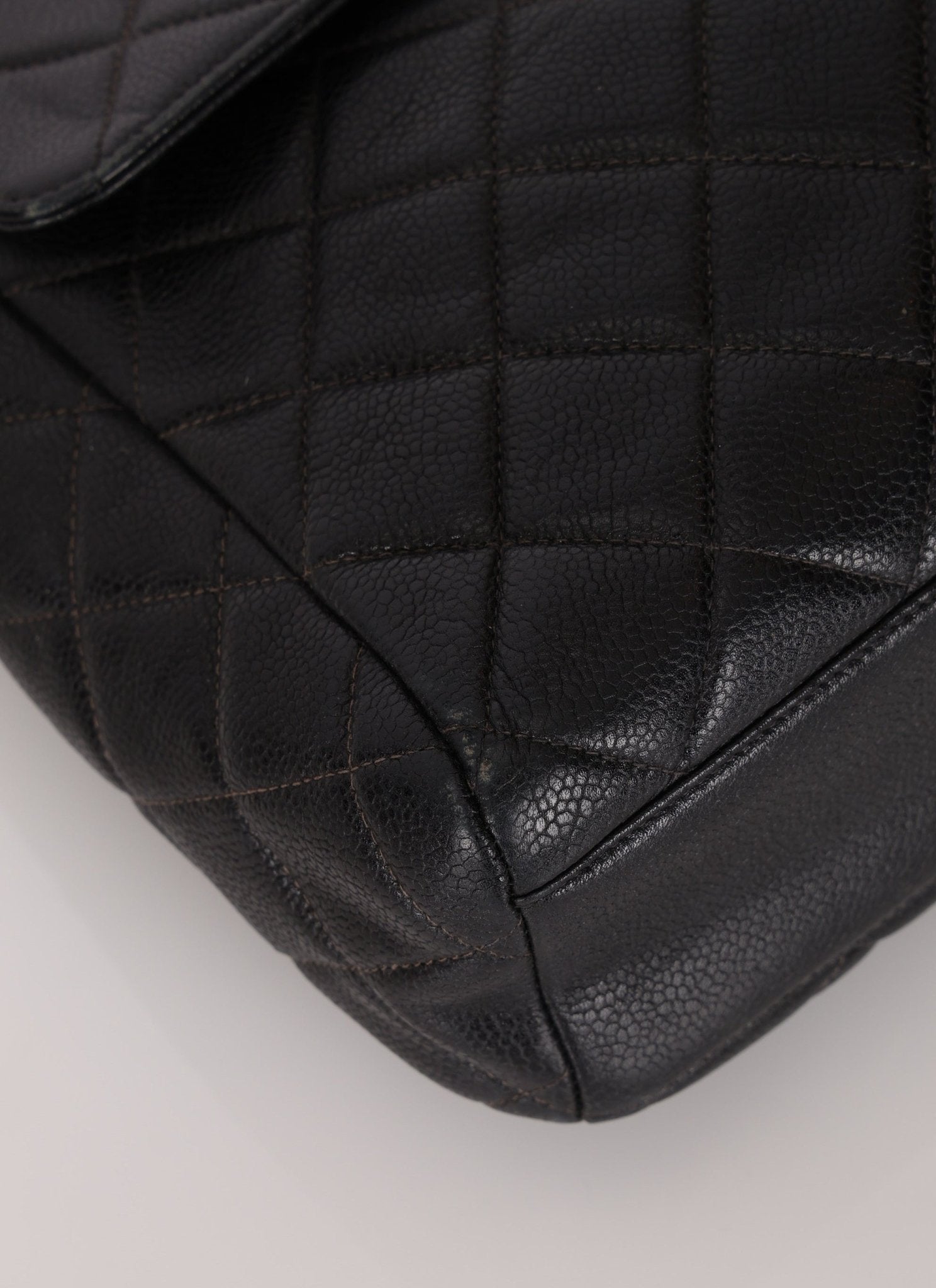 Vintage Chanel 1996 Caviar Turnlock Shoulder Bag - FashioNica