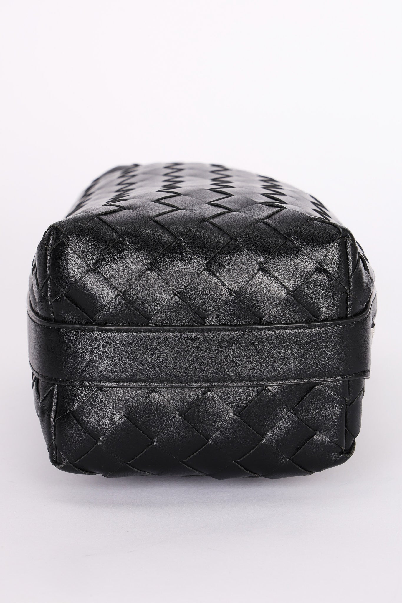 Bottega Veneta Vertical Wallace