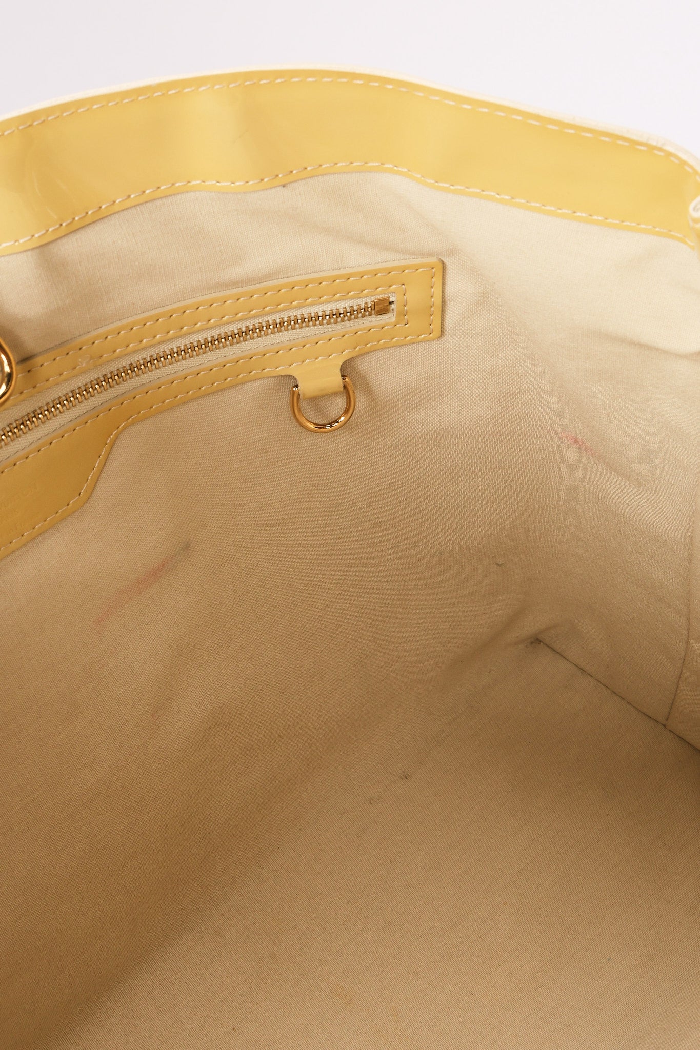 Louis Vuitton Monogram Vernis Wilshire MM Blanc Corail 2011