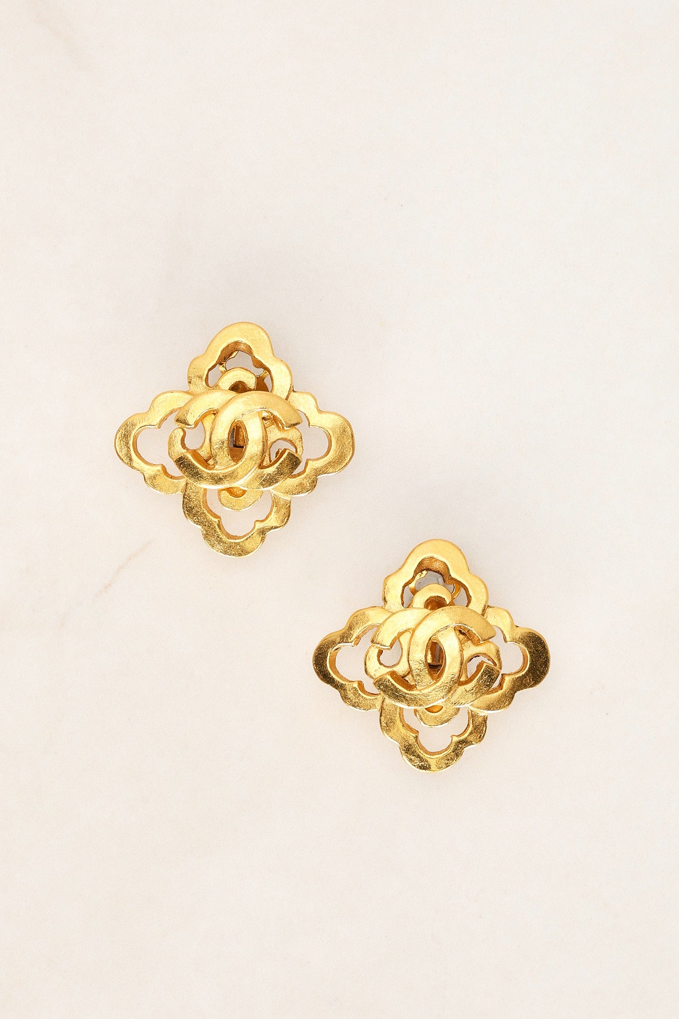 Chanel 1997 Quatrefoil CC Clip-On Earrings 24K GP