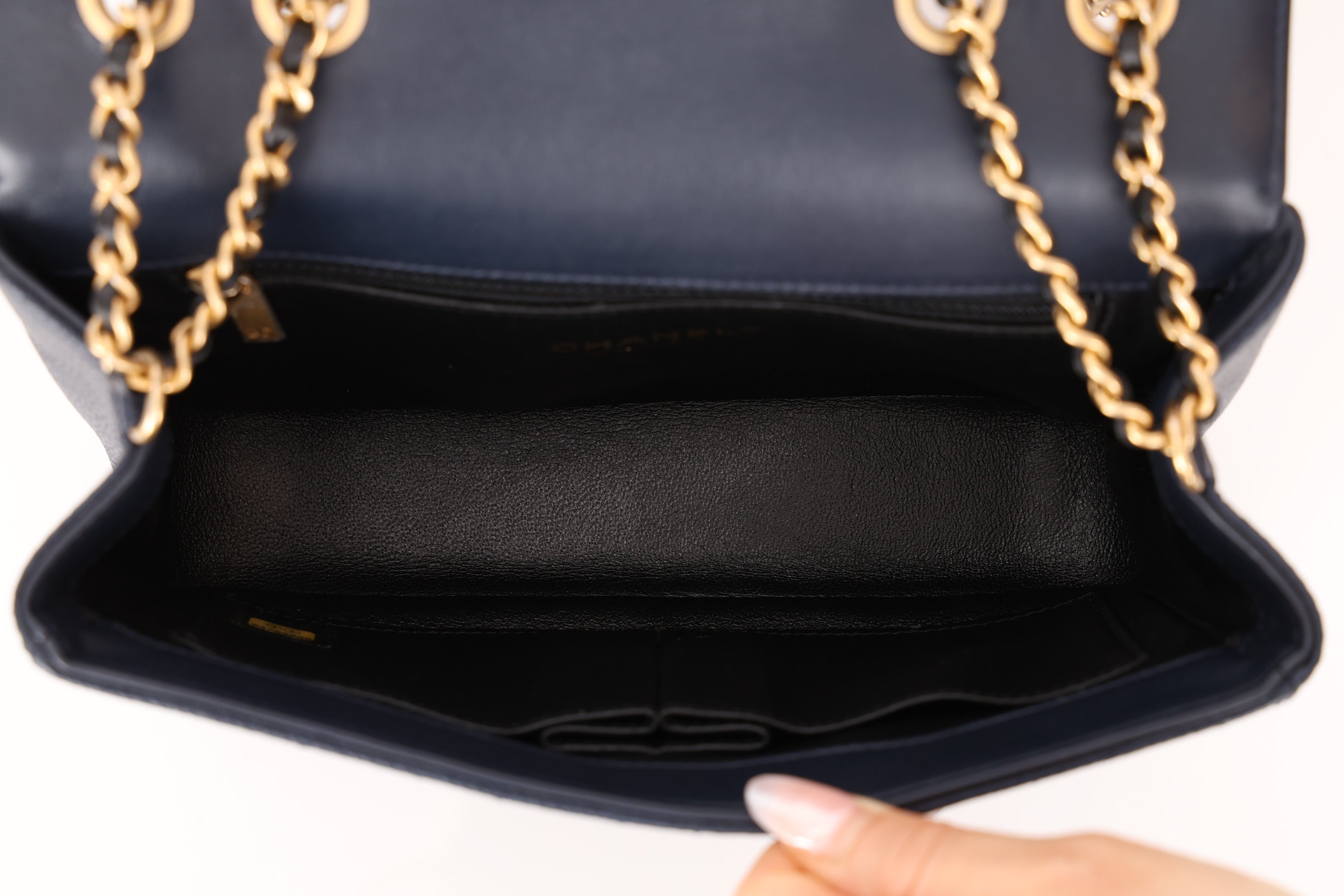 Chanel 2018 Caviar Filigree Small Flap Bag