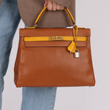 Limited Edition Hermès 1991 Gold and Jaune Ambre Courchevel Kelly 32 Retourne GHW