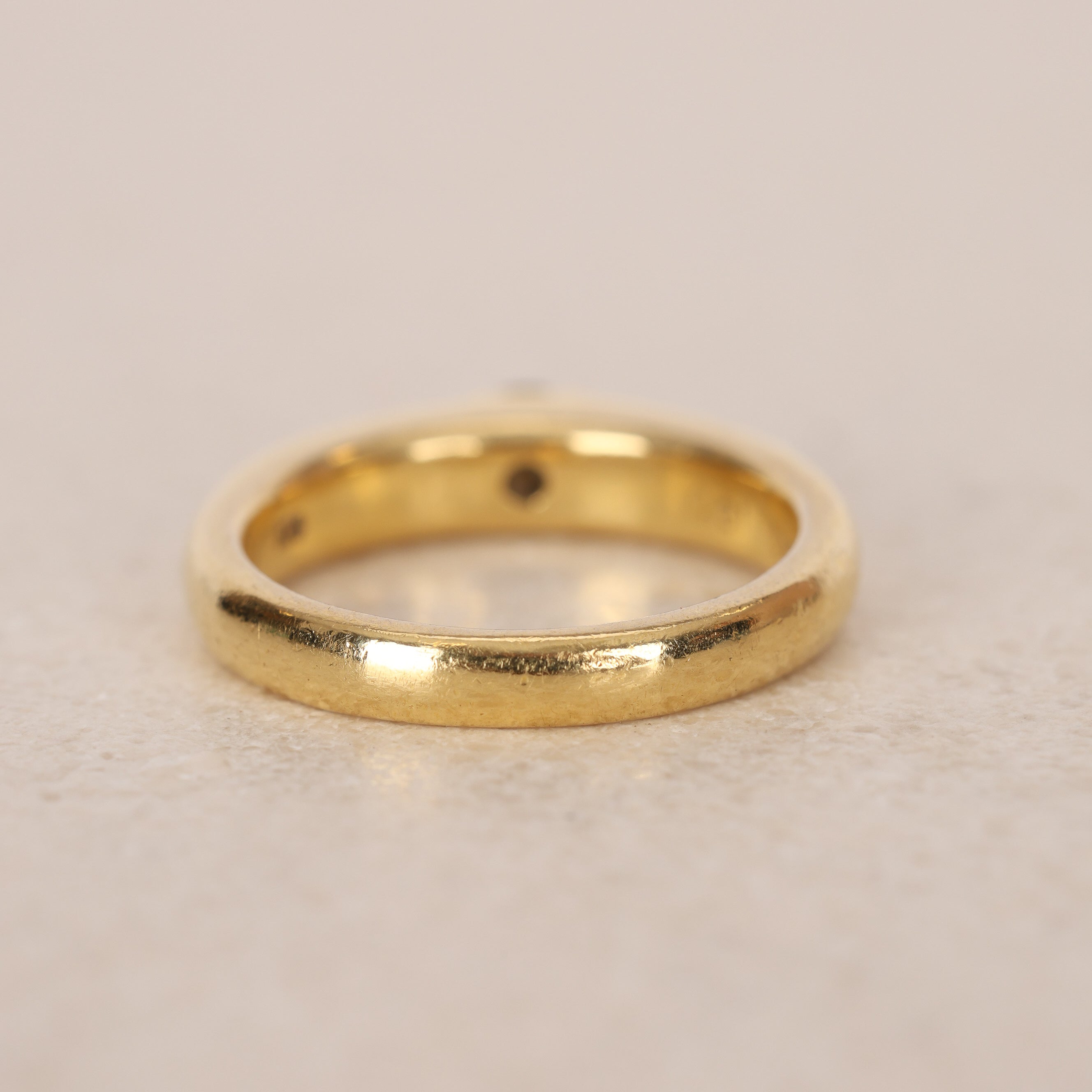 18K Yellow Gold Scattered Diamond Band Ring, Size US 6