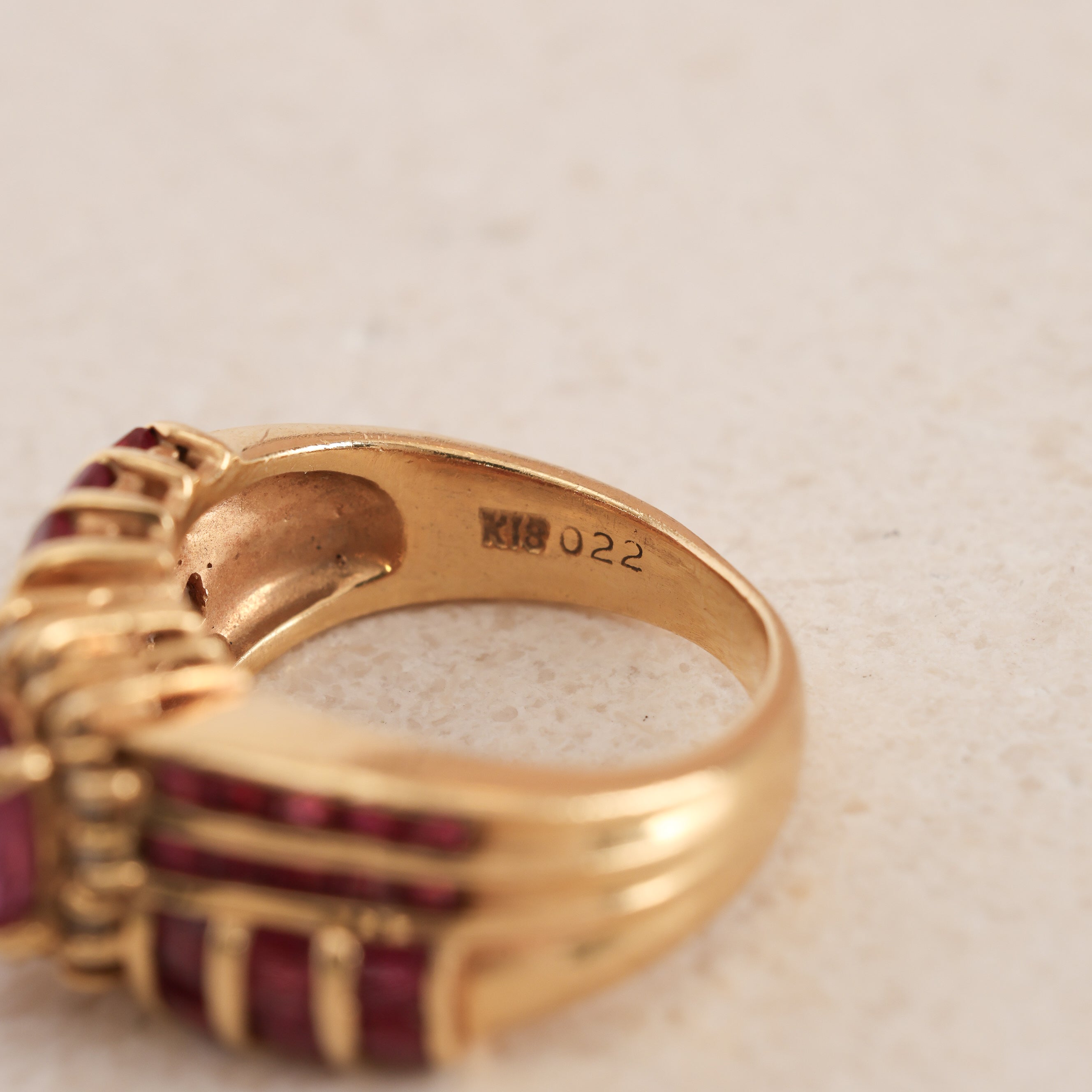 Vintage 1980s 18K Yellow Gold Ruby and Diamond Woven Motif Solitaire Ring, Size US 5
