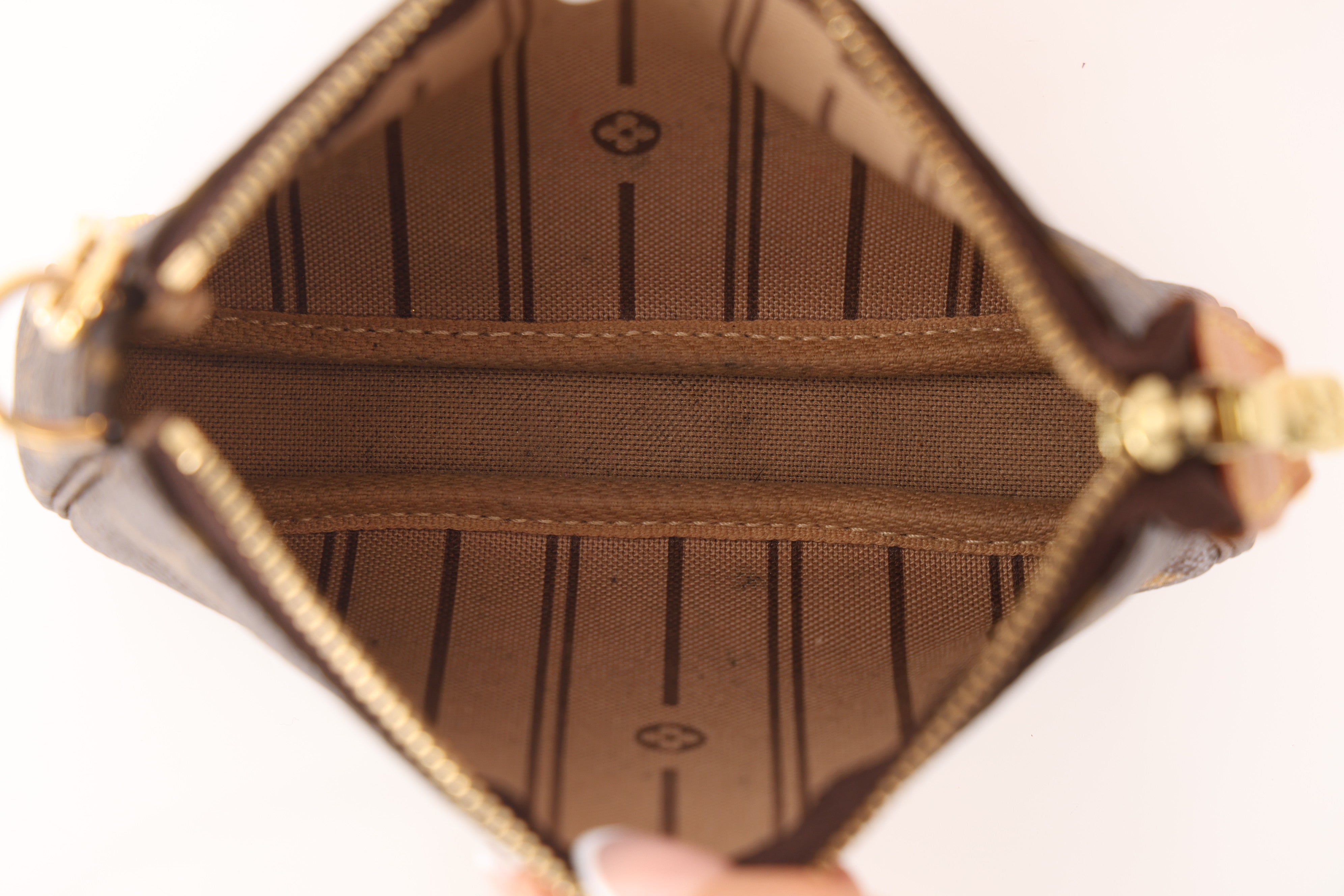 Limited Edition Louis Vuitton Monogram Canvas Trunks & Bags Mini Accessories Pochette