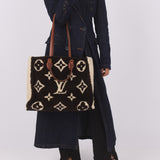 Louis Vuitton Shearling On The Go GM Tote