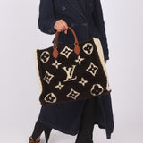 Louis Vuitton Shearling On The Go GM Tote