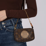 Limited Edition Louis Vuitton Monogram Canvas Trunks & Bags Mini Accessories Pochette