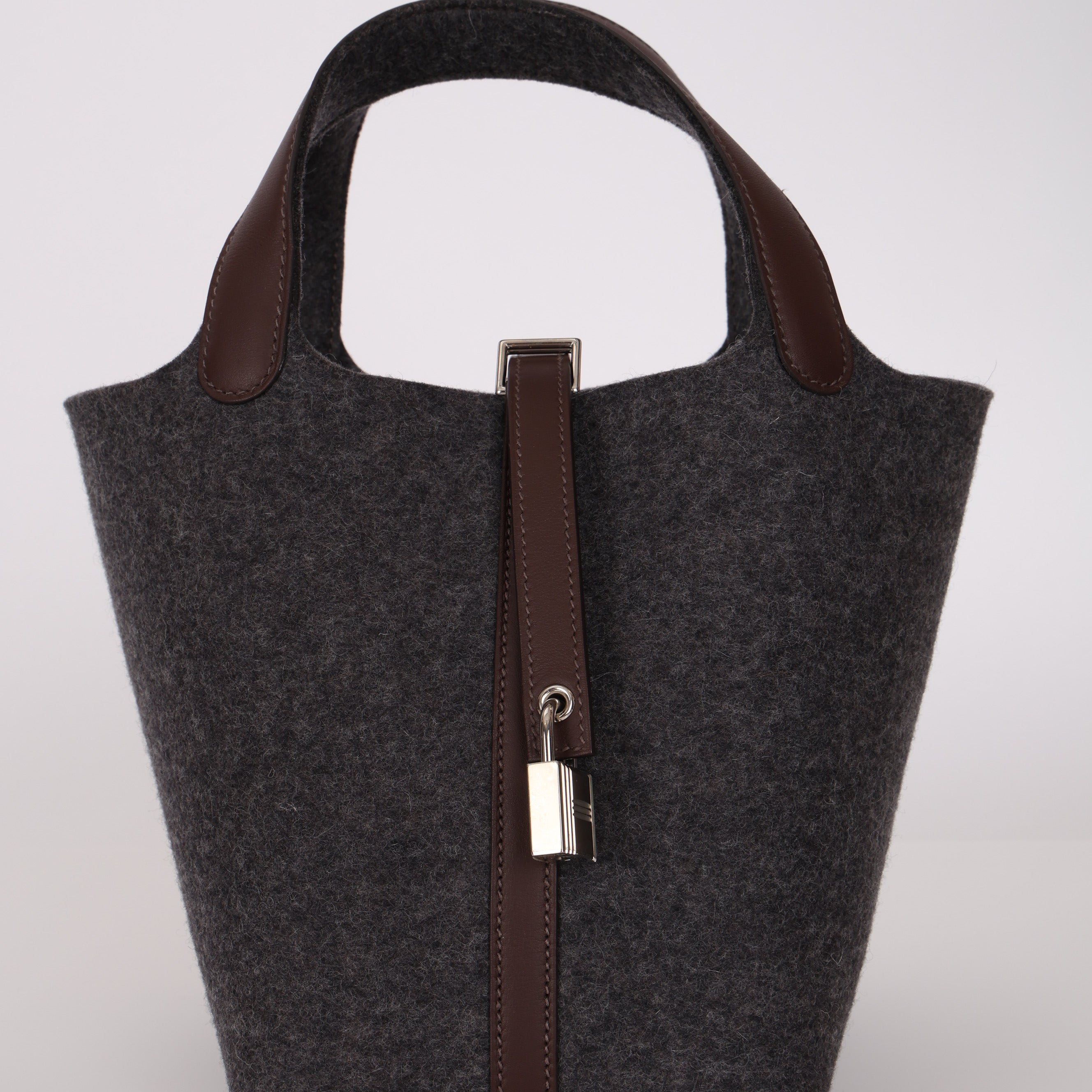 Hermès 2020 Havana Swift and Gris Moyen Wool Picotin 18 PM PHW