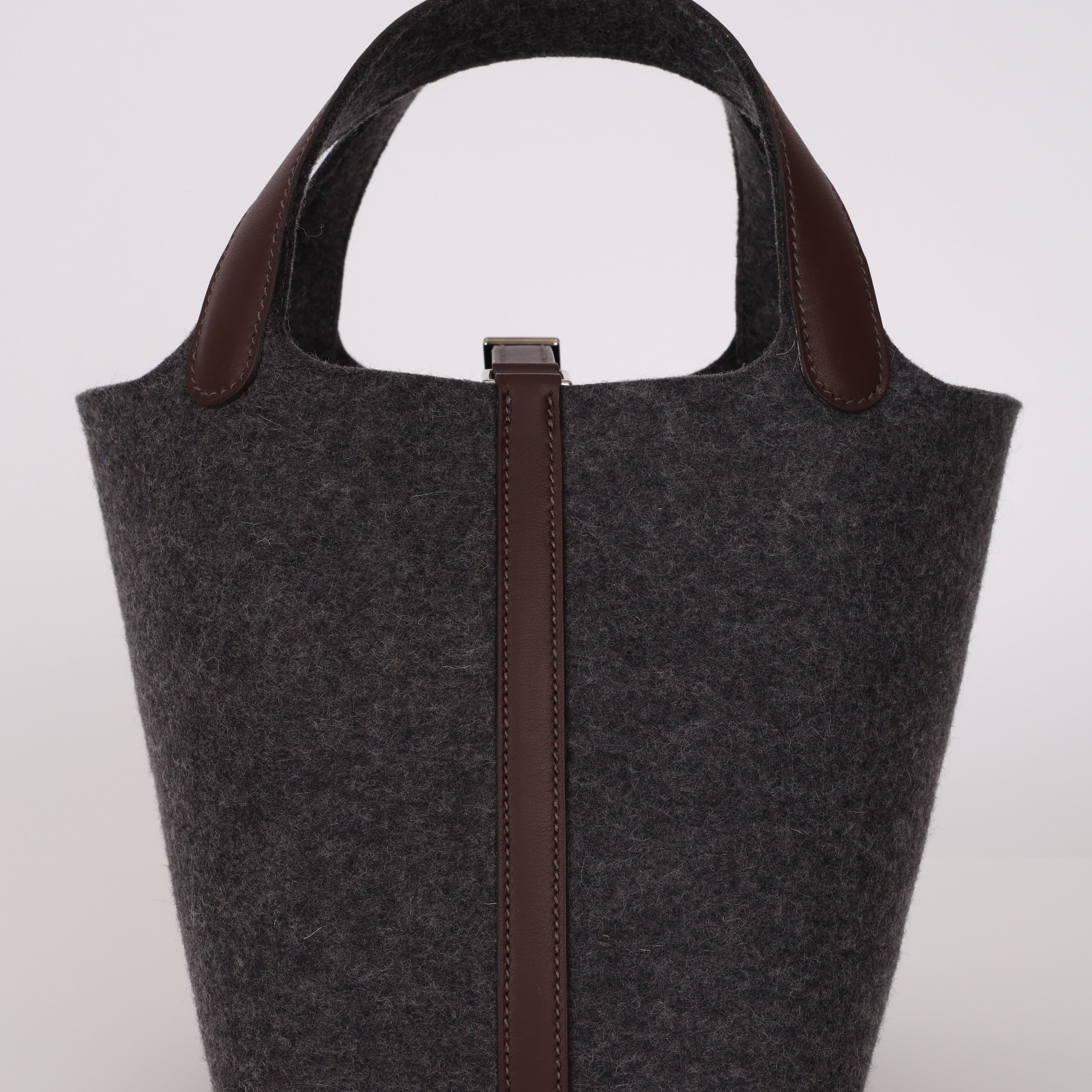 Hermès 2020 Havana Swift and Gris Moyen Wool Picotin 18 PM PHW