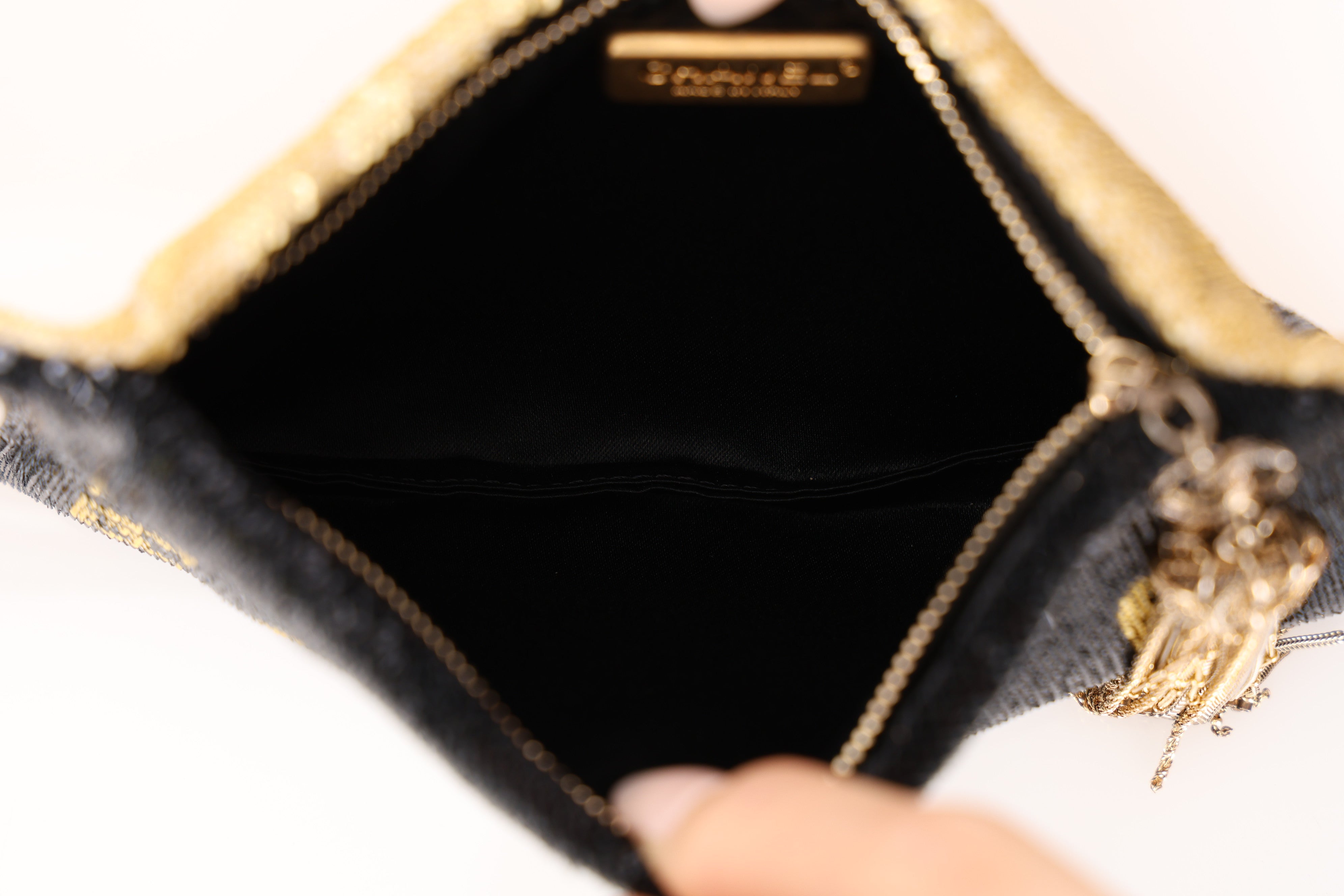 Rare Chanel 2017 Metiers D'Art Black and Gold Sequin Paris-Cosmopolite Do Not Disturb Minaudiere