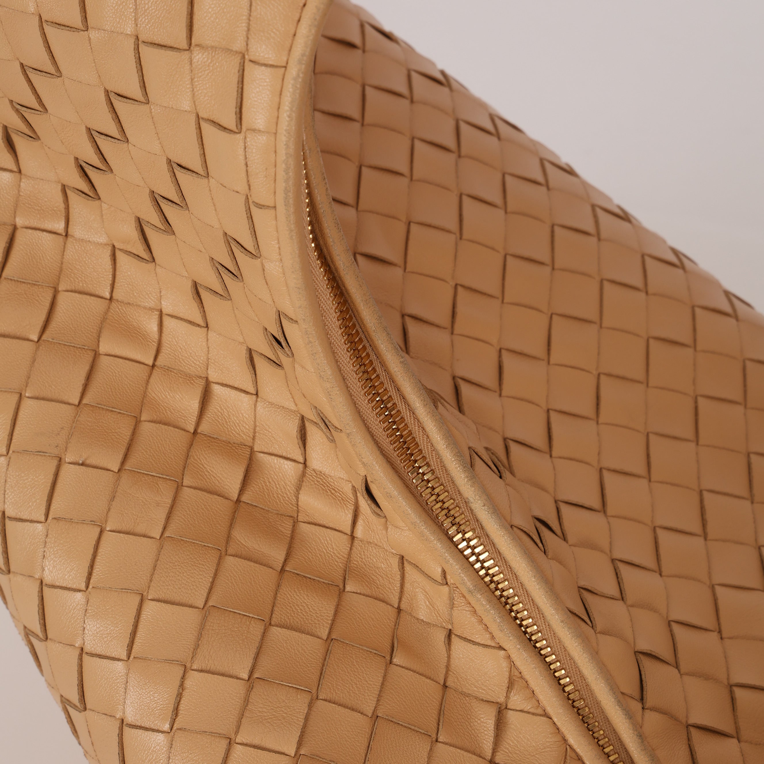 Ultra-Rare Bottega Veneta Intrecciato Maxi Jodie Beige Oats