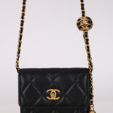 Chanel 2022 Black Lambskin Turnlock Pearl Crush Cardholder on Chain