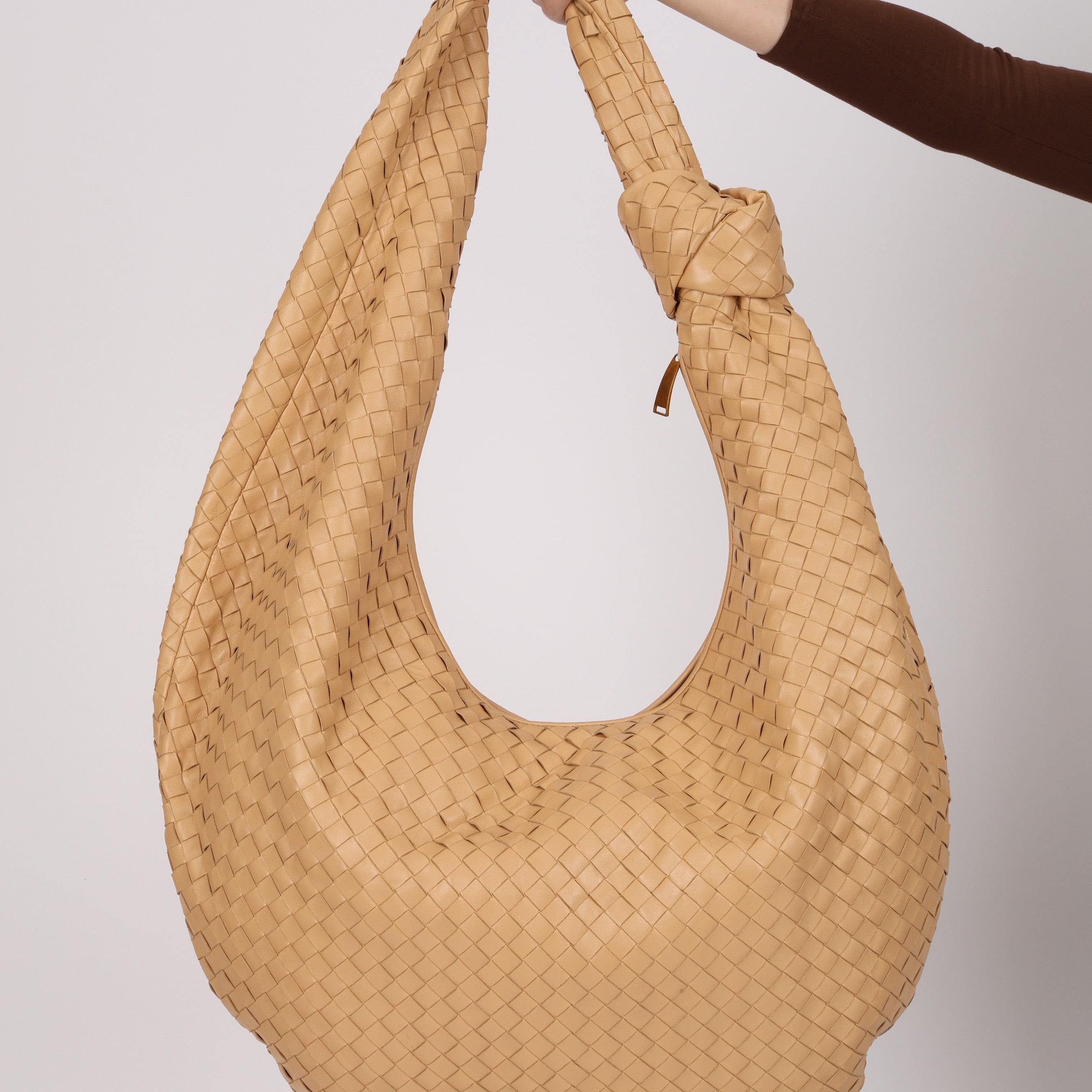 Ultra-Rare Bottega Veneta Intrecciato Maxi Jodie Beige Oats