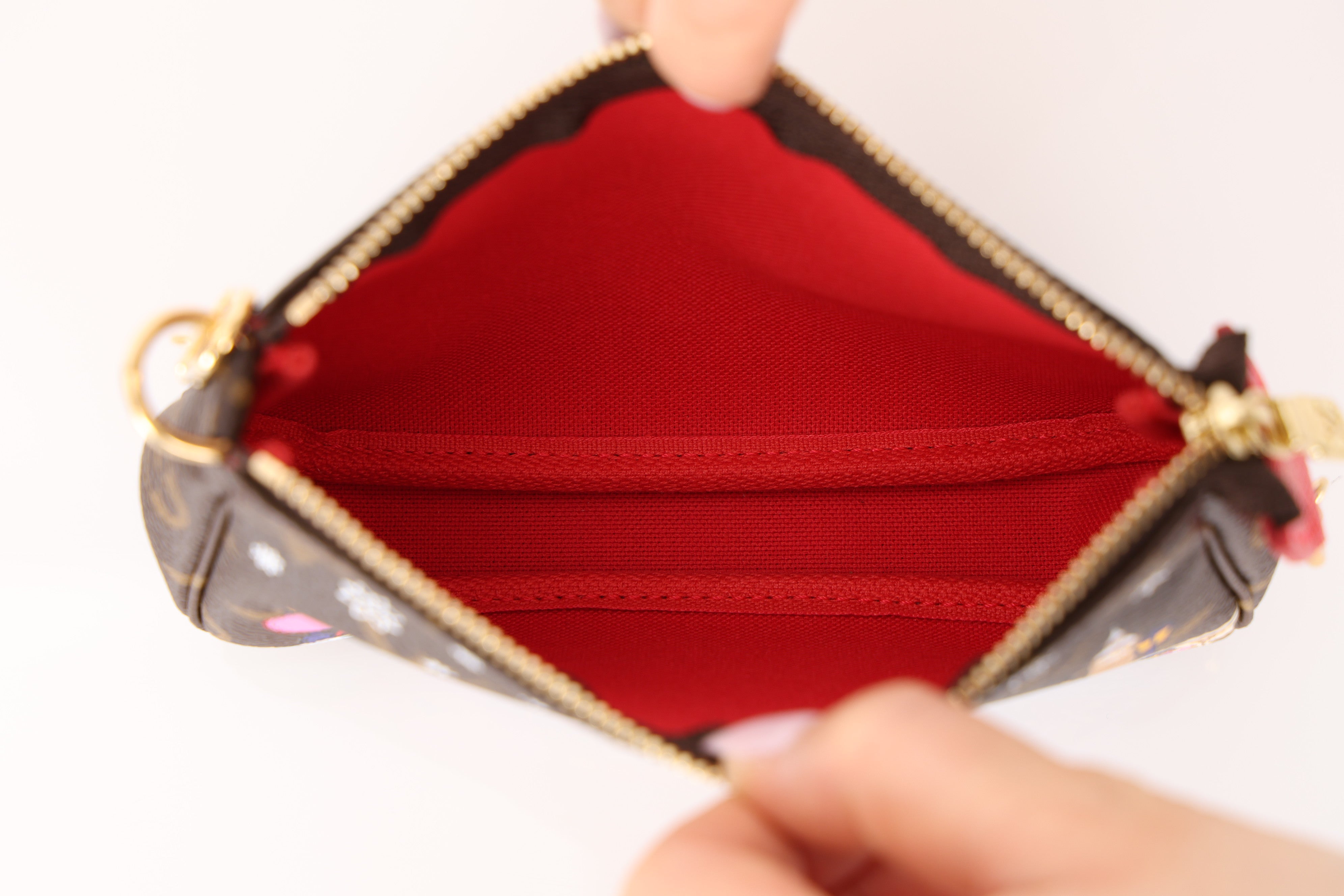 Louis Vuitton Vivienne London Mini Pochette