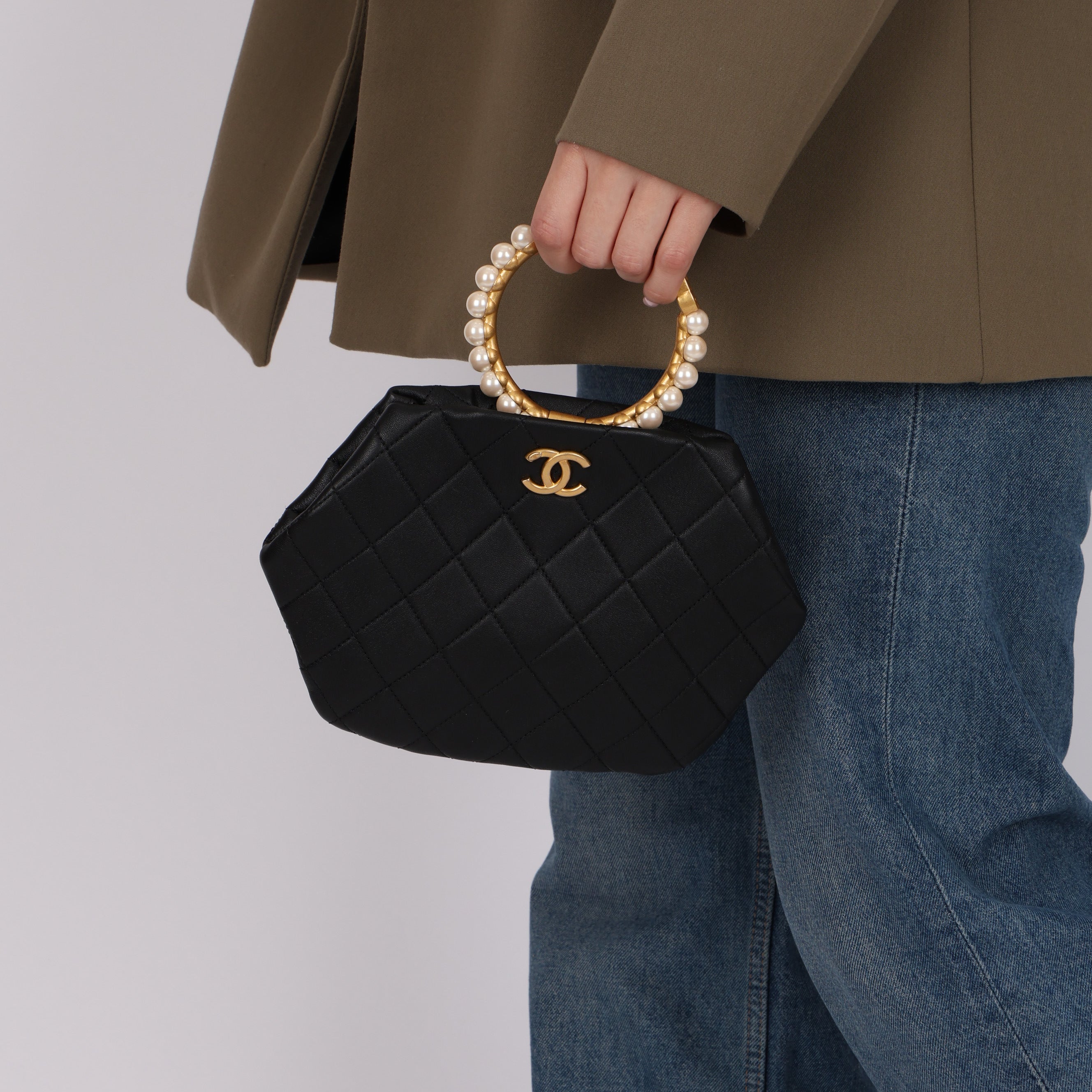 Chanel 2021 Lambskin Pearl Crown Clutch