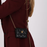 Chanel 2022 Black Lambskin Turnlock Pearl Crush Cardholder on Chain