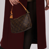 Louis Vuitton 2002 Monogram Pochette