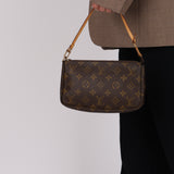 Louis Vuitton 2000 Monogram Pochette